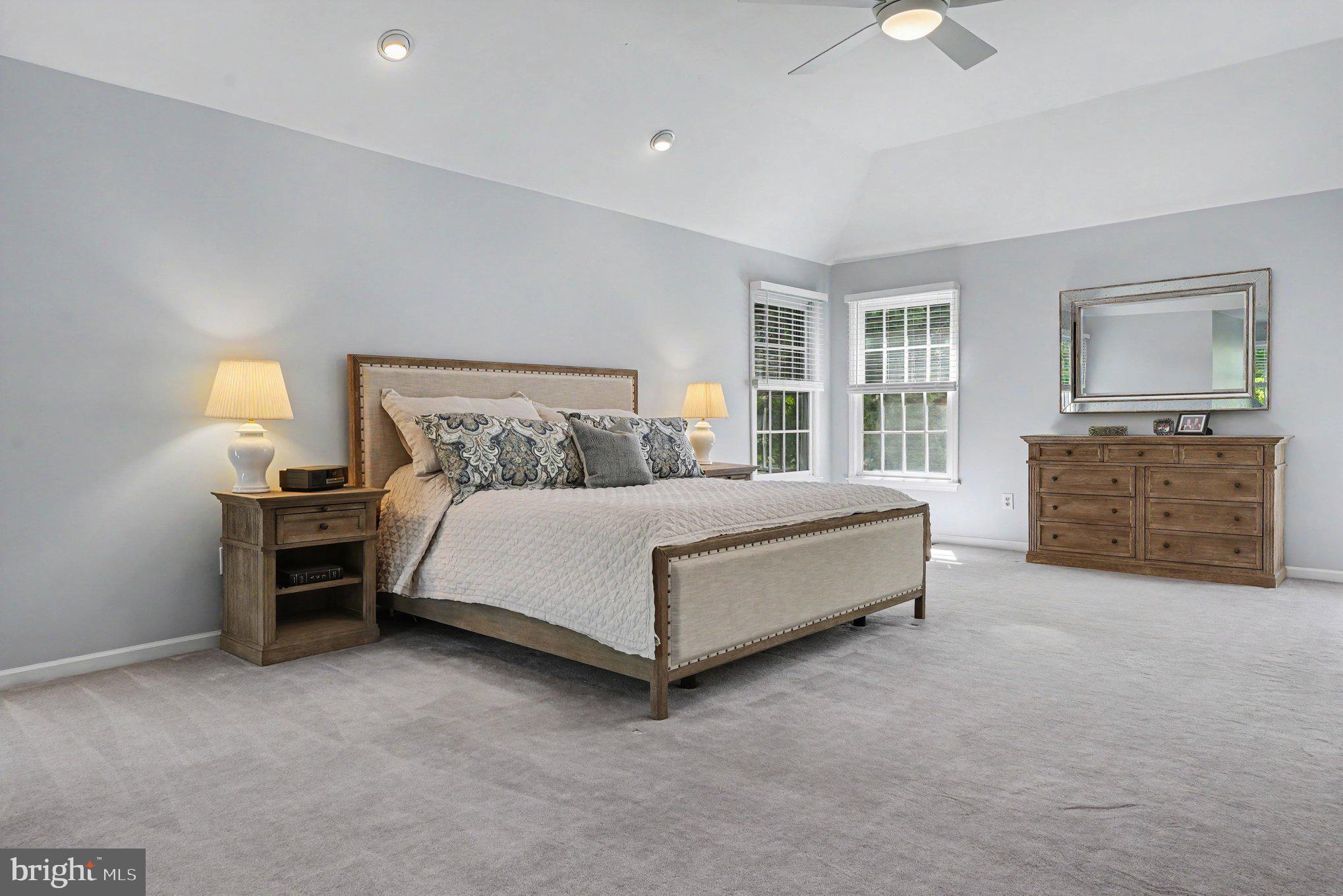 PINE CREST - Residential