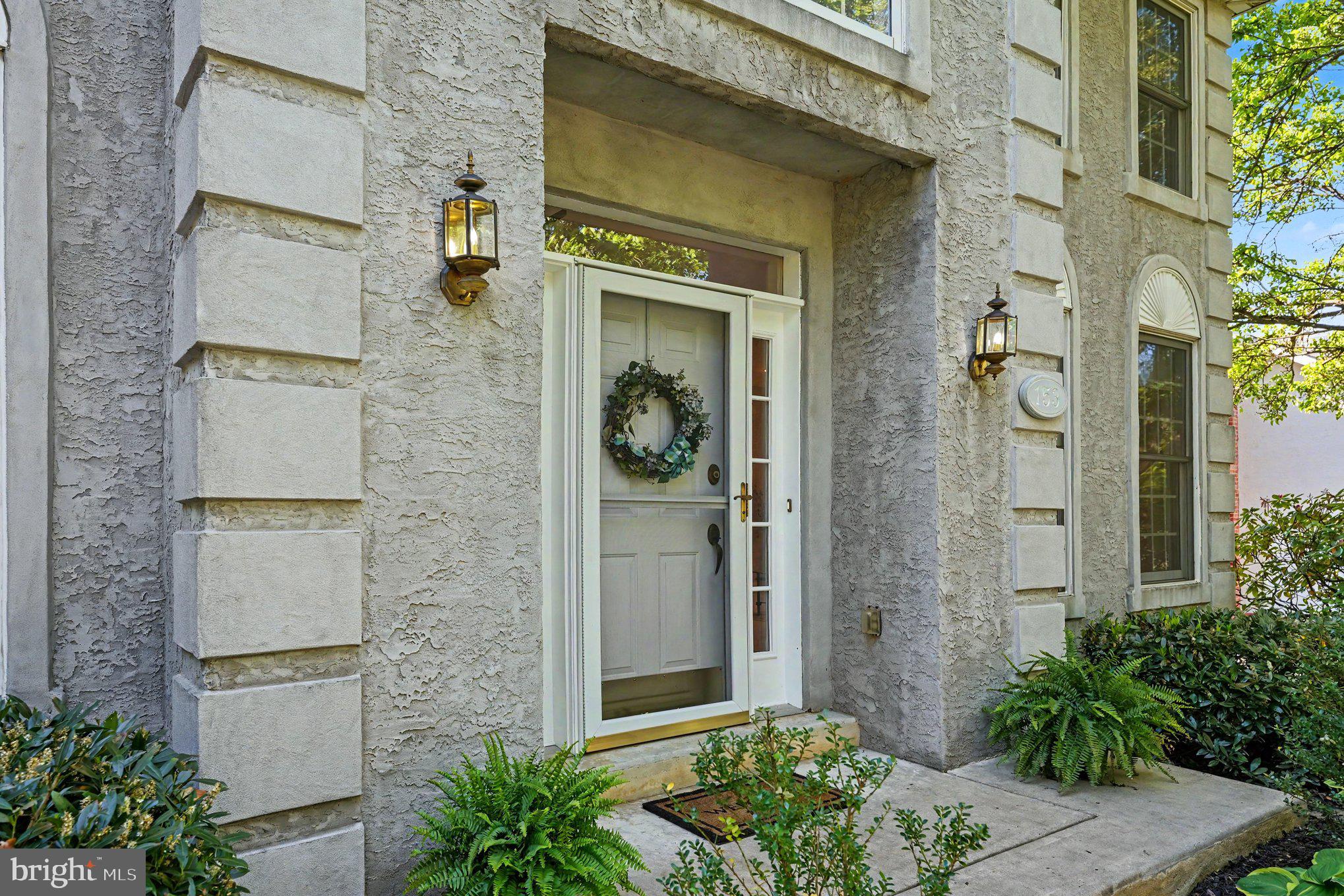 PINE CREST - Residential