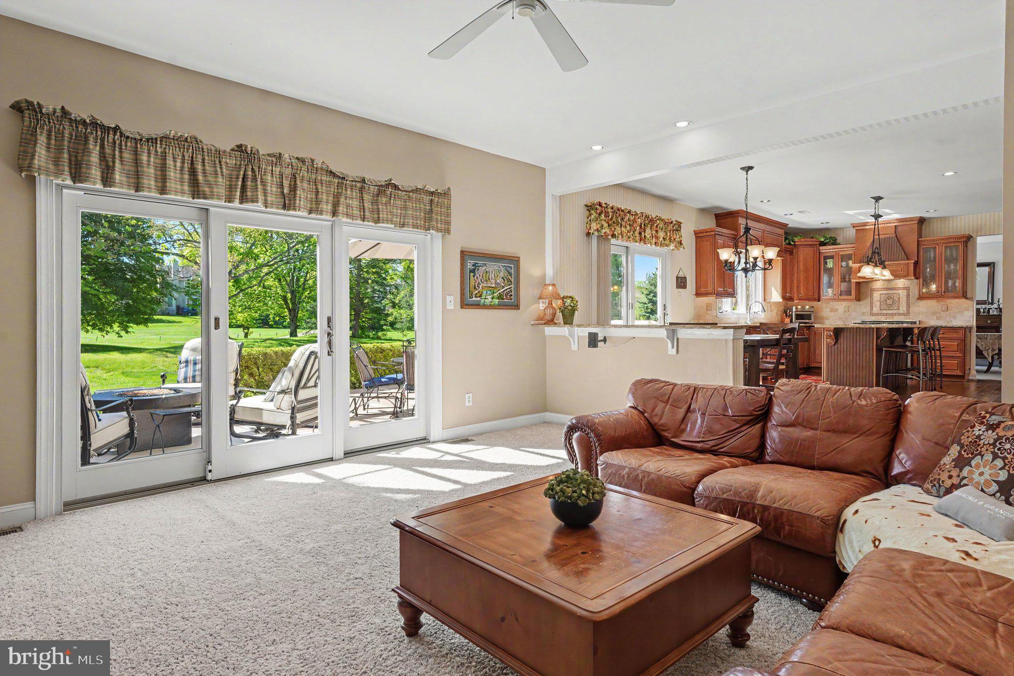 PINE CREST - Residential