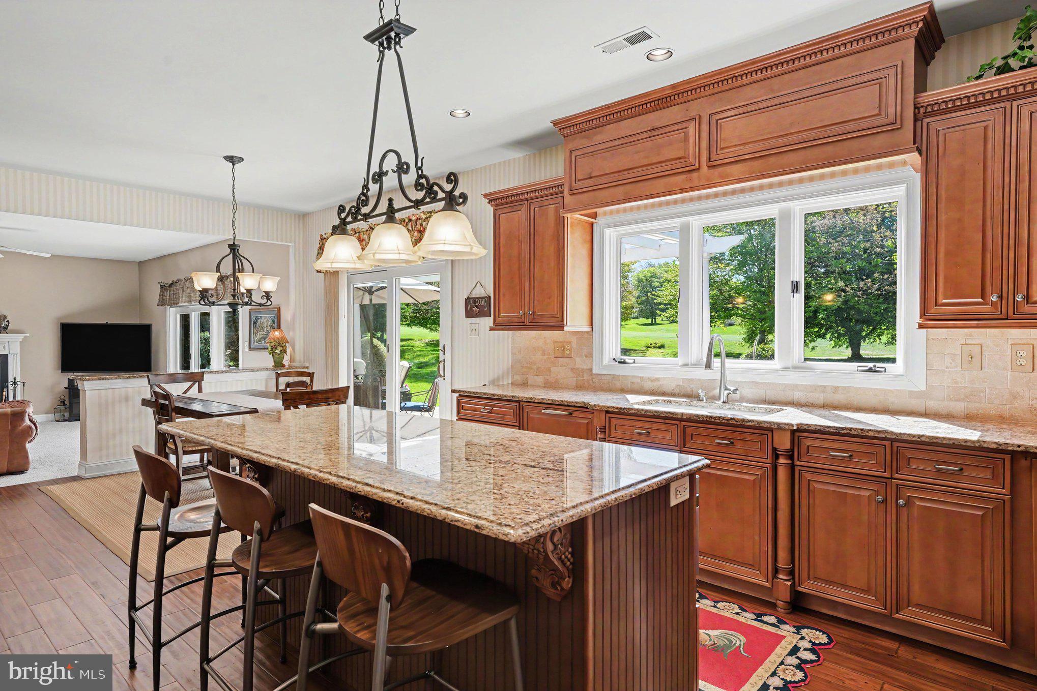 PINE CREST - Residential