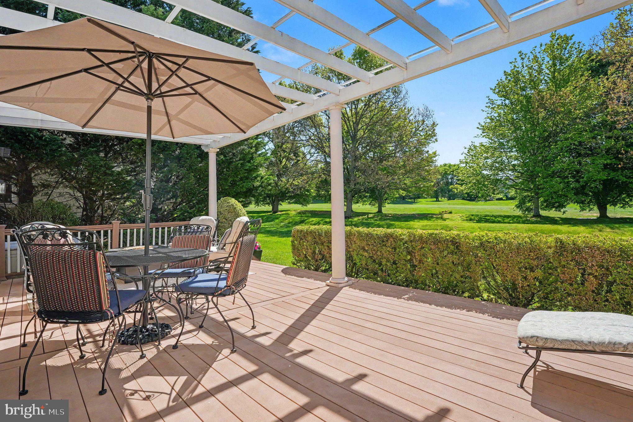 PINE CREST - Residential