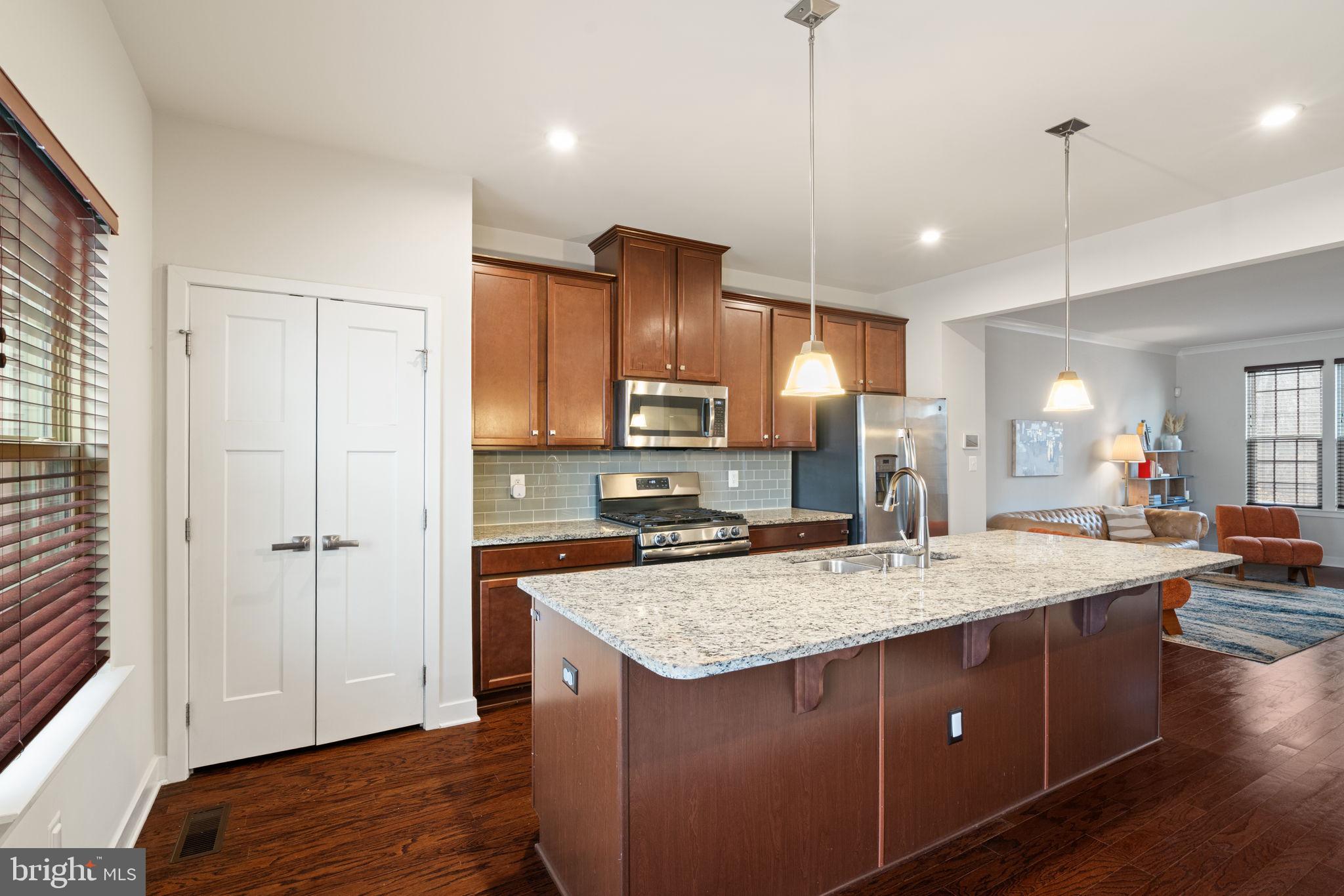 POTOMAC SHORES - Residential