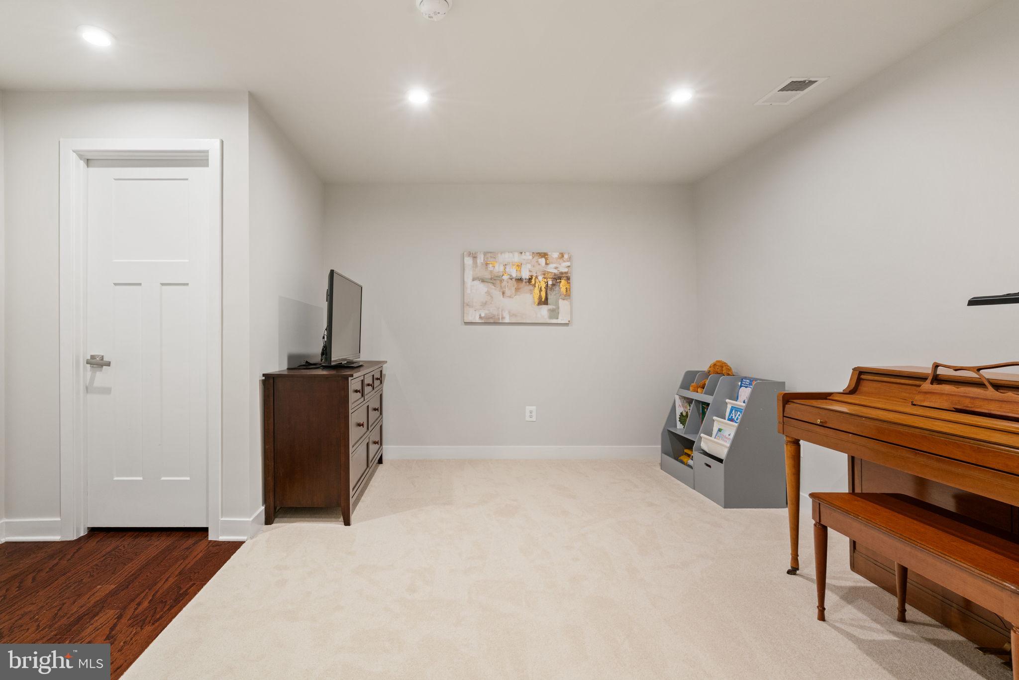 POTOMAC SHORES - Residential