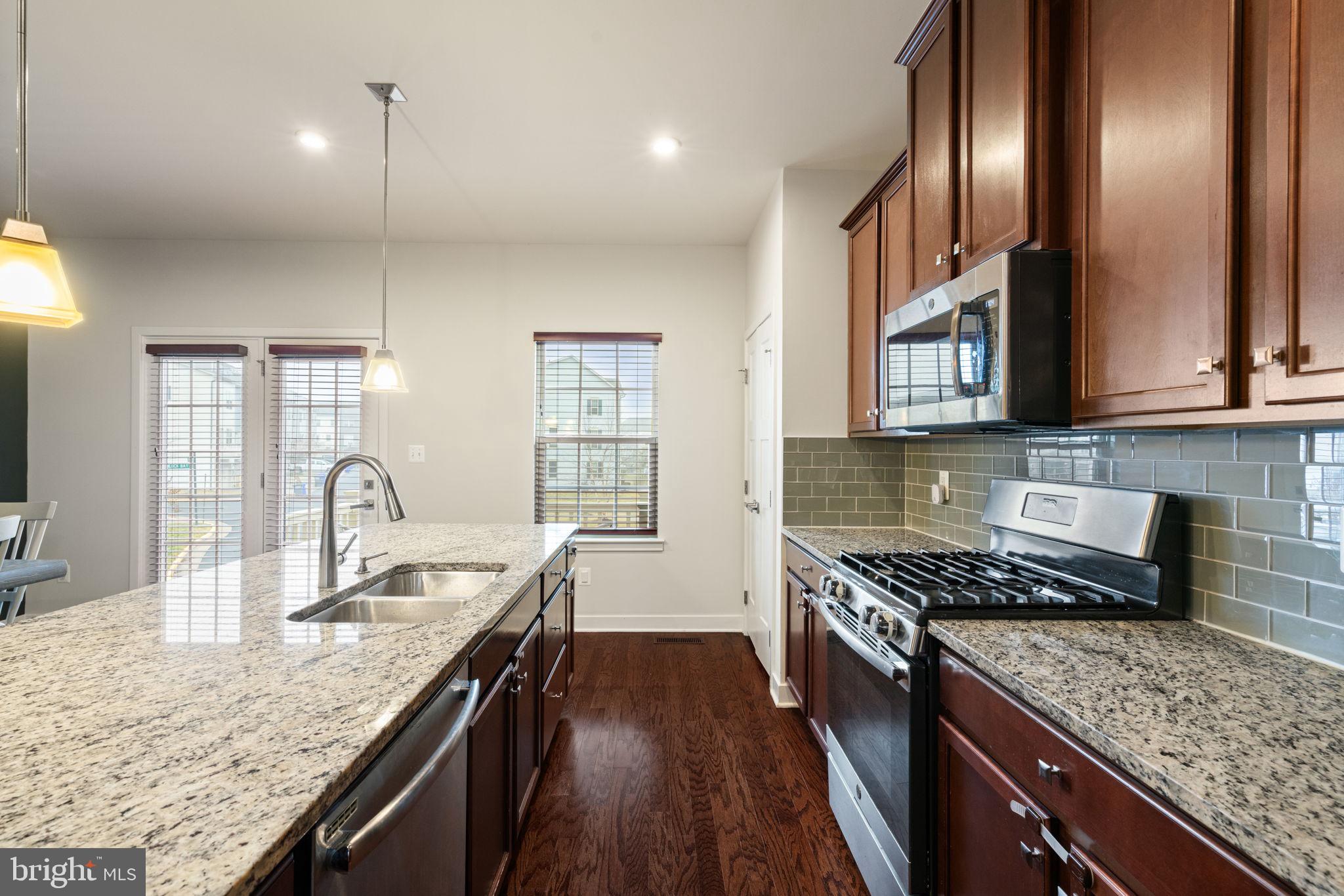 POTOMAC SHORES - Residential