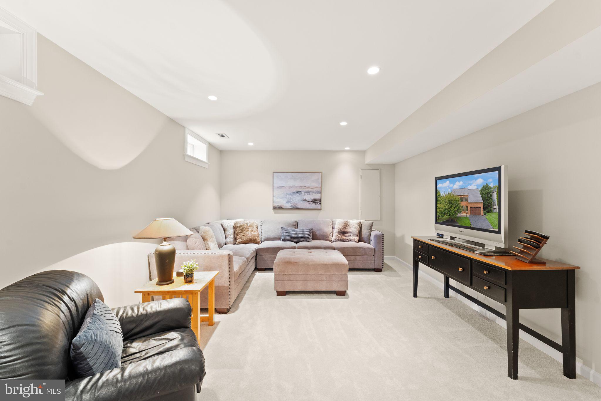 POTOMAC STATION - Residential