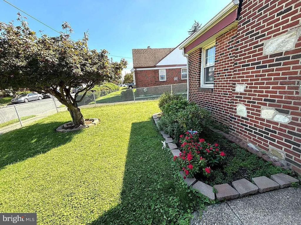 Photo of 1704 Stanwood Street, PHILADELPHIA, PA 19152 (MLS # PAPH2541060)