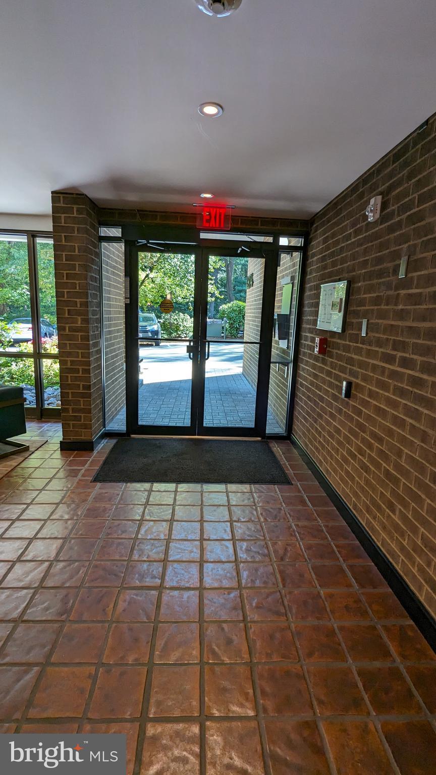 SUMNER VILLAGE - Residential Lease