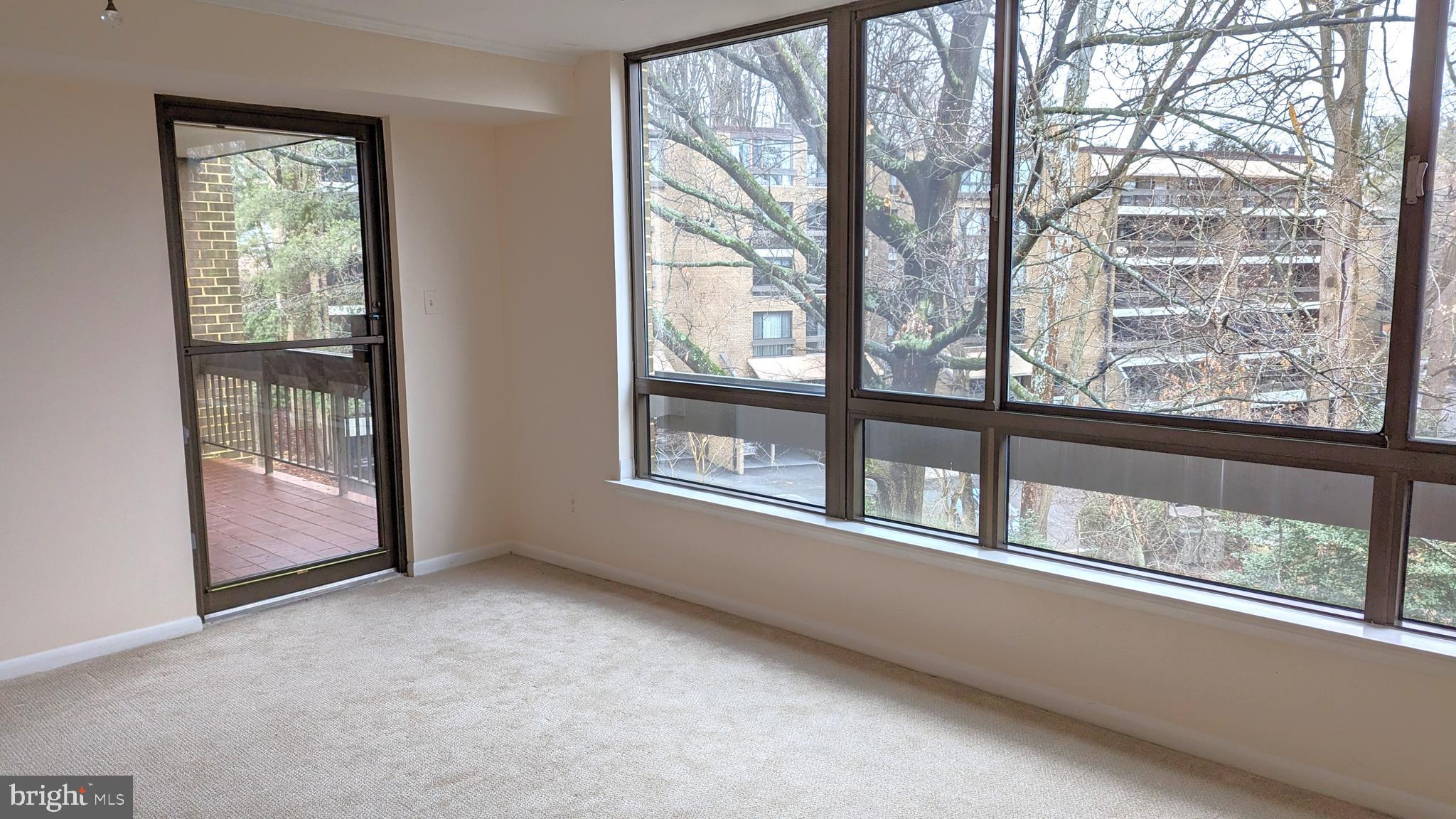 SUMNER VILLAGE - Residential Lease