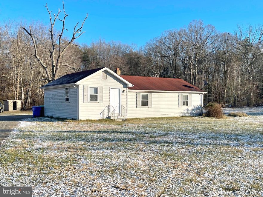 Single level living in this recently updated 3BR 1FB rambler with large yard backing to wooded privacy.    Open floor plan in the living room, dining area and kitchen.  Washer/Dryer in unit.   Conveniently located near the many amenities offered by Waldorf, White Plains and La Plata areas.  Neutered/spayed pets considered on a case-by-case basis.   NOTE: Current tenant in process of packing to move so expect boxes at showing.