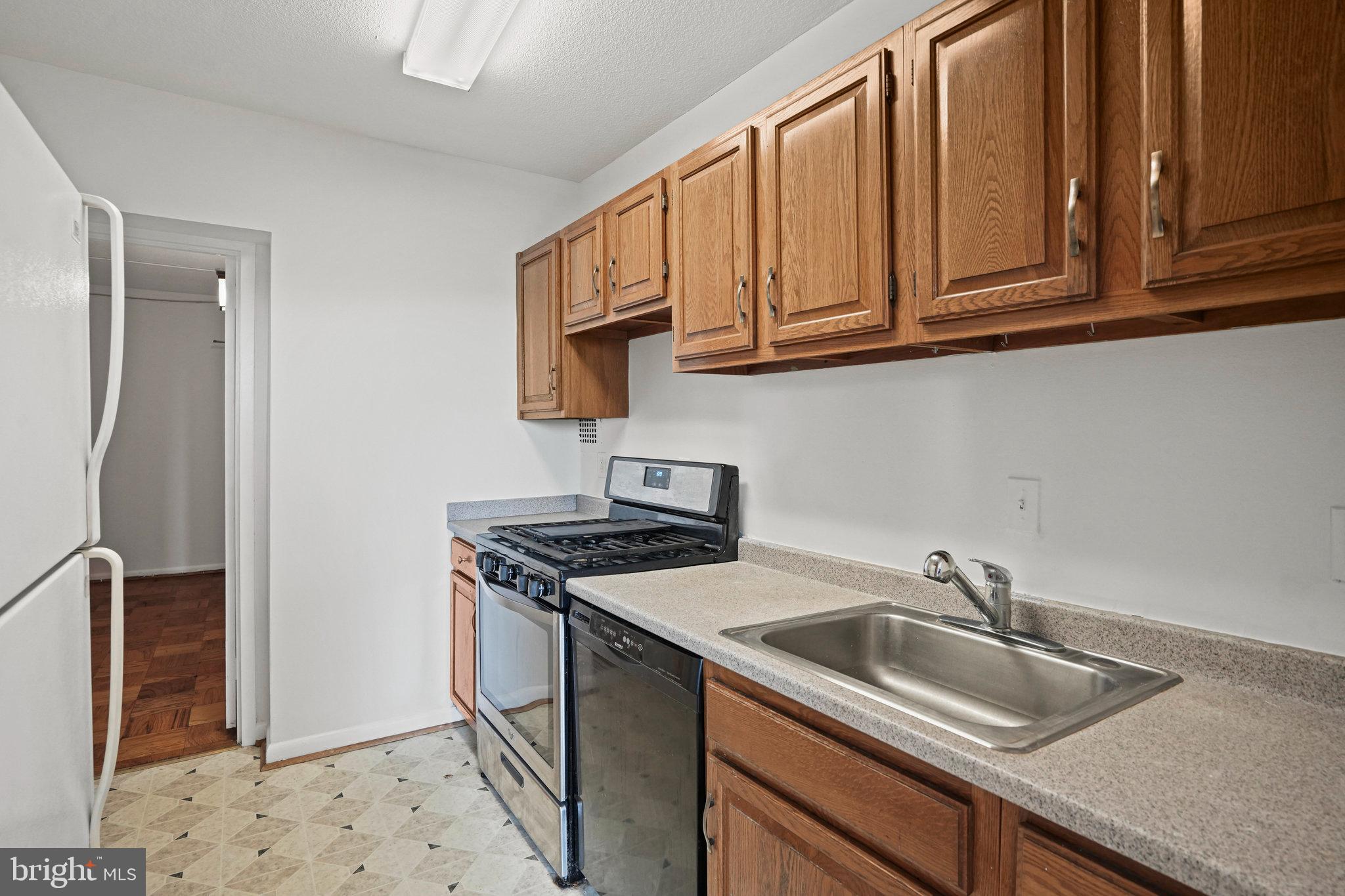 RIVIERA OF CHEVY CHASE - Residential