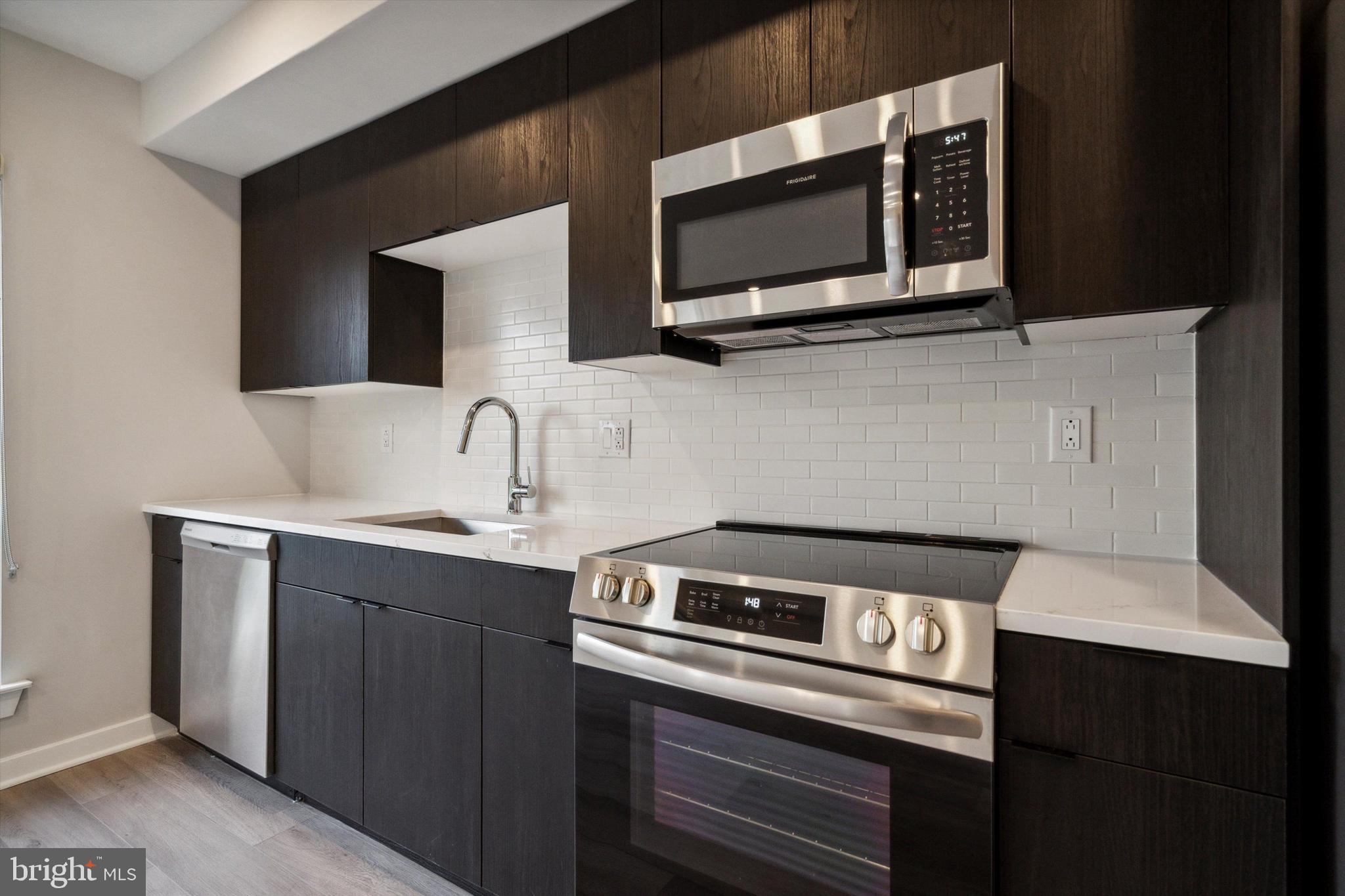 EAST FALLS - Residential Lease