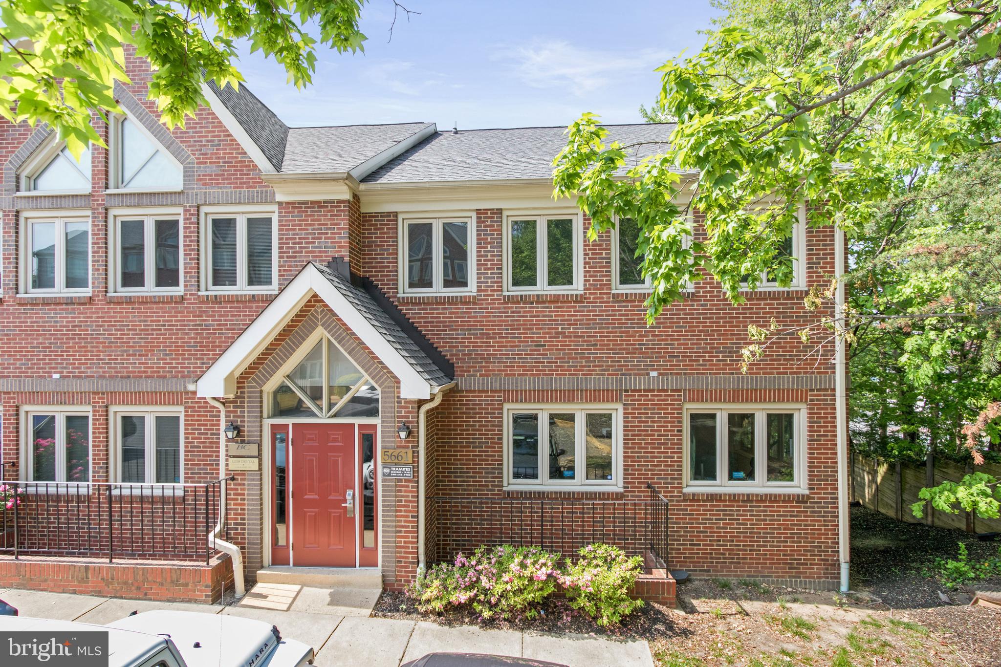 ROCK SPRING PROFESSIONAL CENTER - Commercial Sale