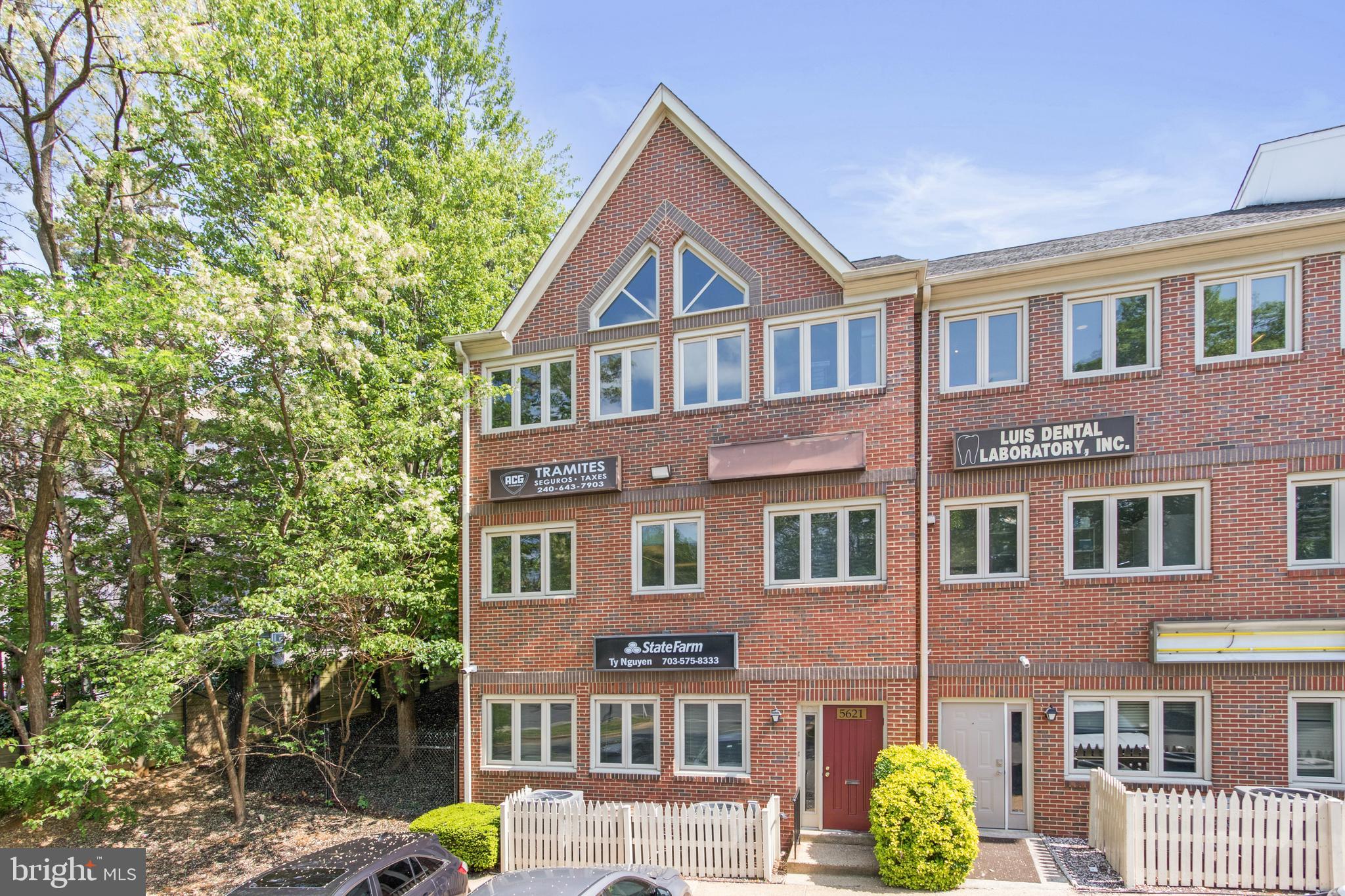 ROCK SPRING PROFESSIONAL CENTER - Commercial Sale