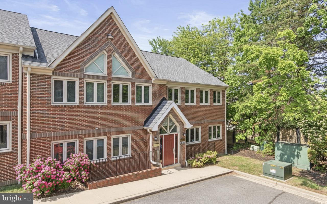 ROCK SPRING PROFESSIONAL CENTER - Commercial Sale