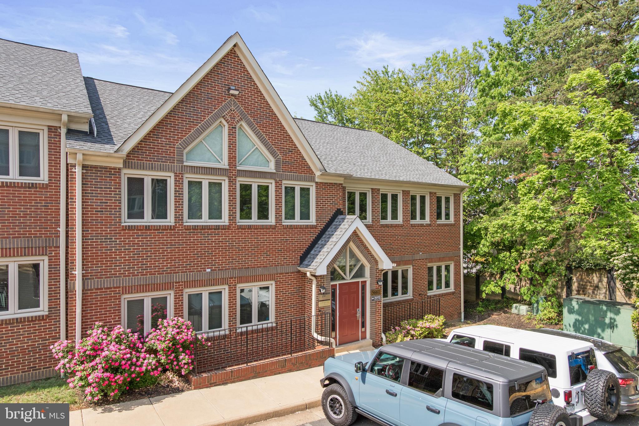 ROCK SPRING PROFESSIONAL CENTER - Commercial Sale