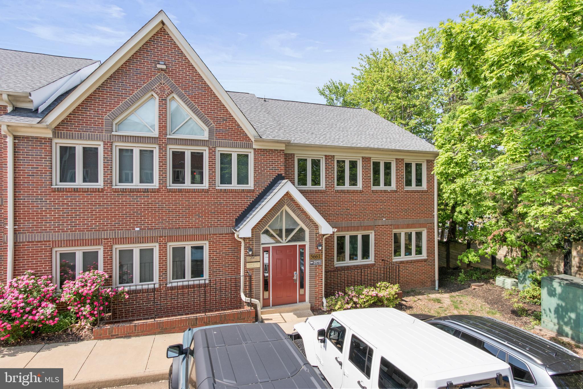 ROCK SPRING PROFESSIONAL CENTER - Commercial Sale