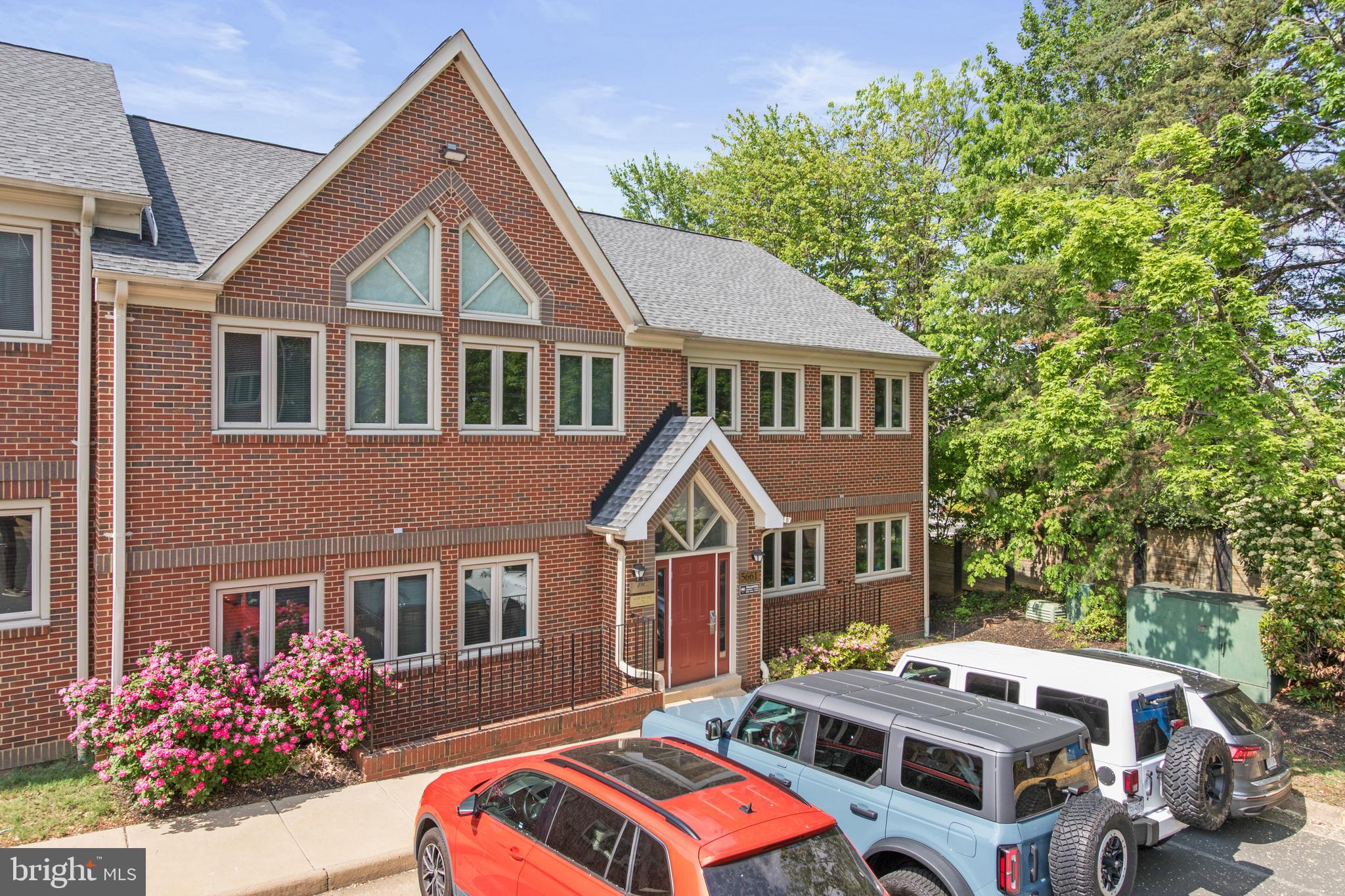 ROCK SPRING PROFESSIONAL CENTER - Commercial Sale