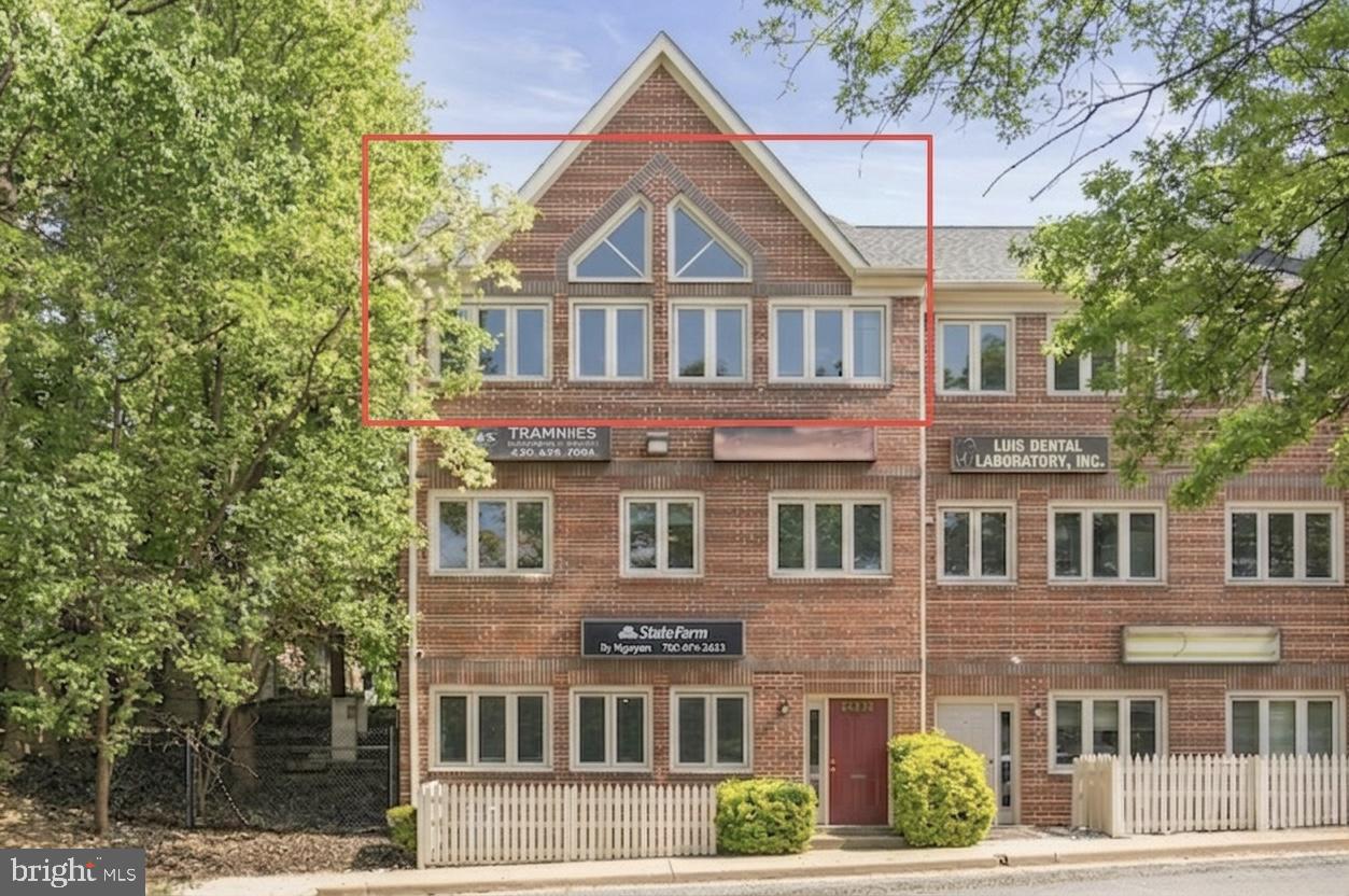 ROCK SPRING PROFESSIONAL CENTER - Commercial Sale