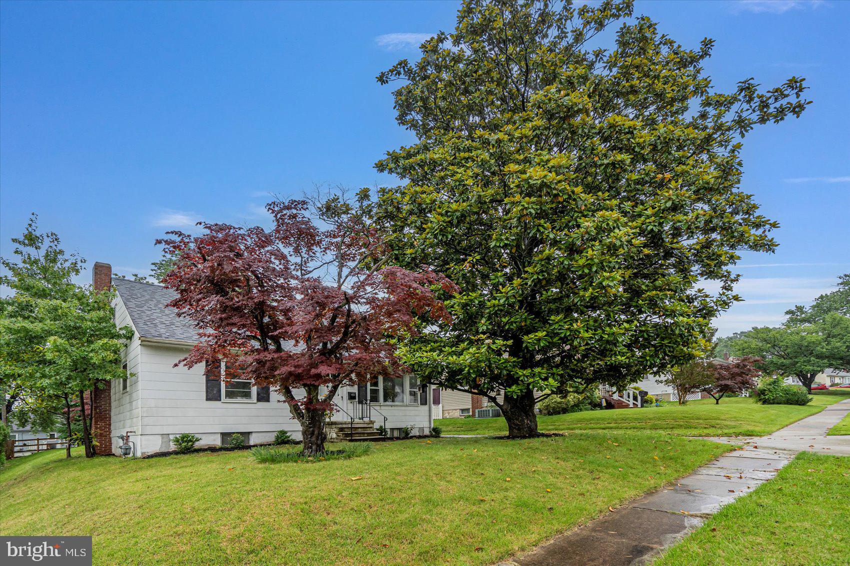 Welcome to 5507 Heatherwood Rd, Halethorpe, MD 21227 – a beautifully updated home offering modern upgrades and turnkey living in a convenient location. This meticulously renovated property features a newer roof, brand-new HVAC system, new appliances, fresh paint, new carpet, and updated flooring throughout.
The heart of the home is the gorgeous kitchen, thoughtfully designed with quartz countertops, stainless steel appliances, and elegant gold finishes—a true showstopper perfect for both everyday living and entertaining.
Additional highlights include a refinished driveway, enhanced curb appeal, and a layout that blends style with functionality. Located in the heart of Halethorpe, this home offers easy access to major commuter routes, shopping, dining, and more.
Don’t miss your opportunity to own this turnkey gem—schedule your showing today!