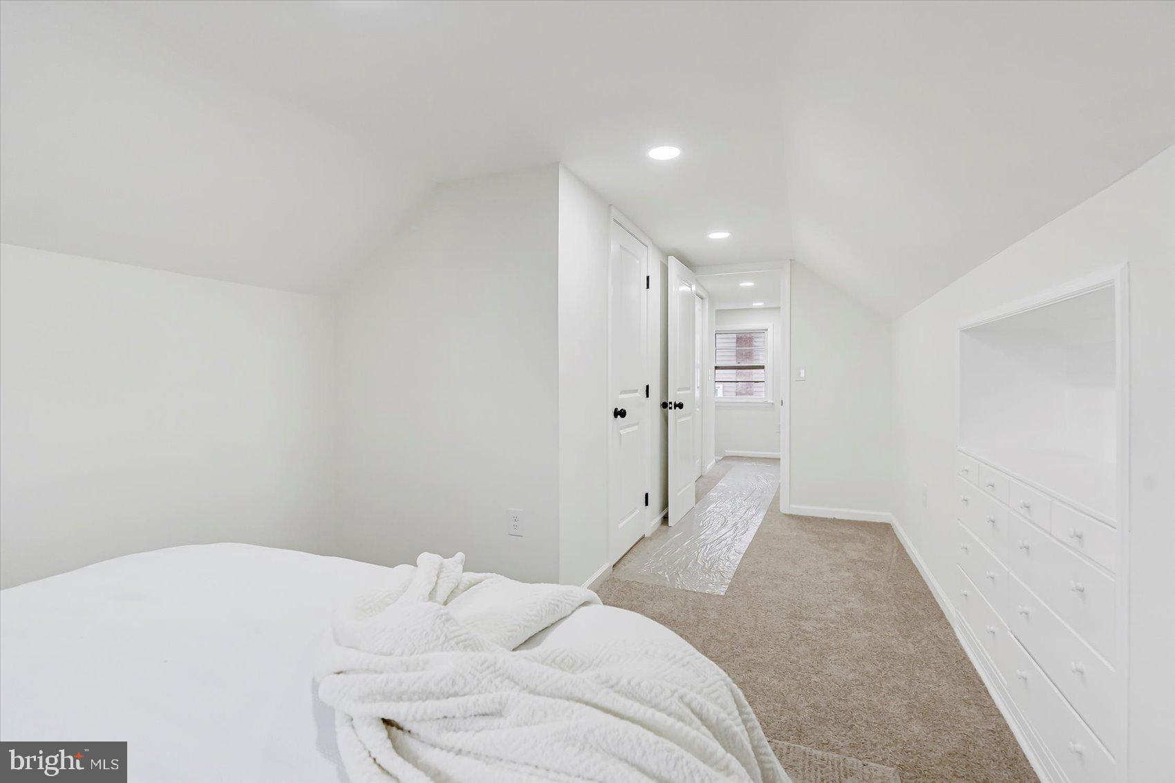 OAKLAND TERRACE - Residential