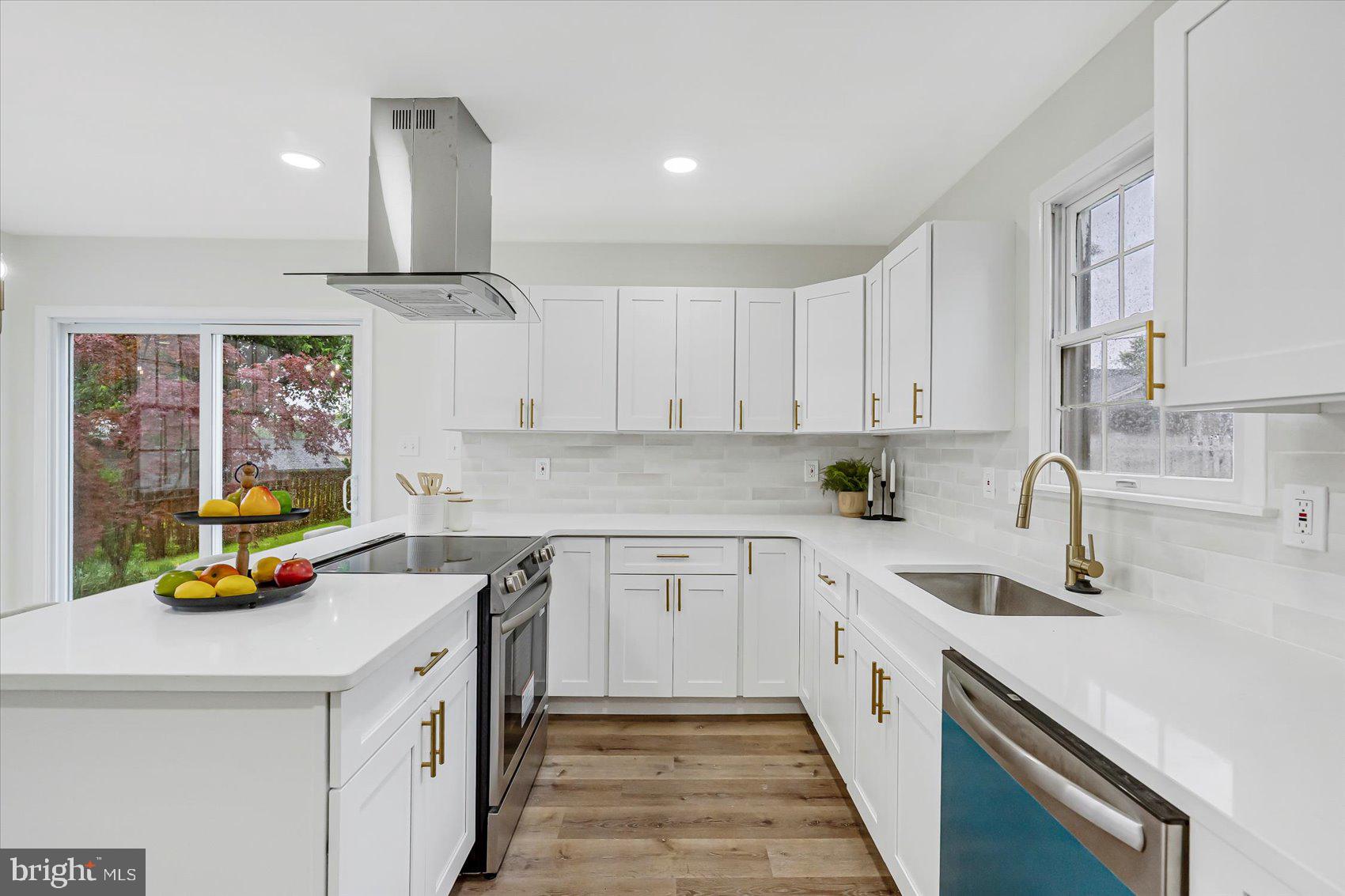 OAKLAND TERRACE - Residential