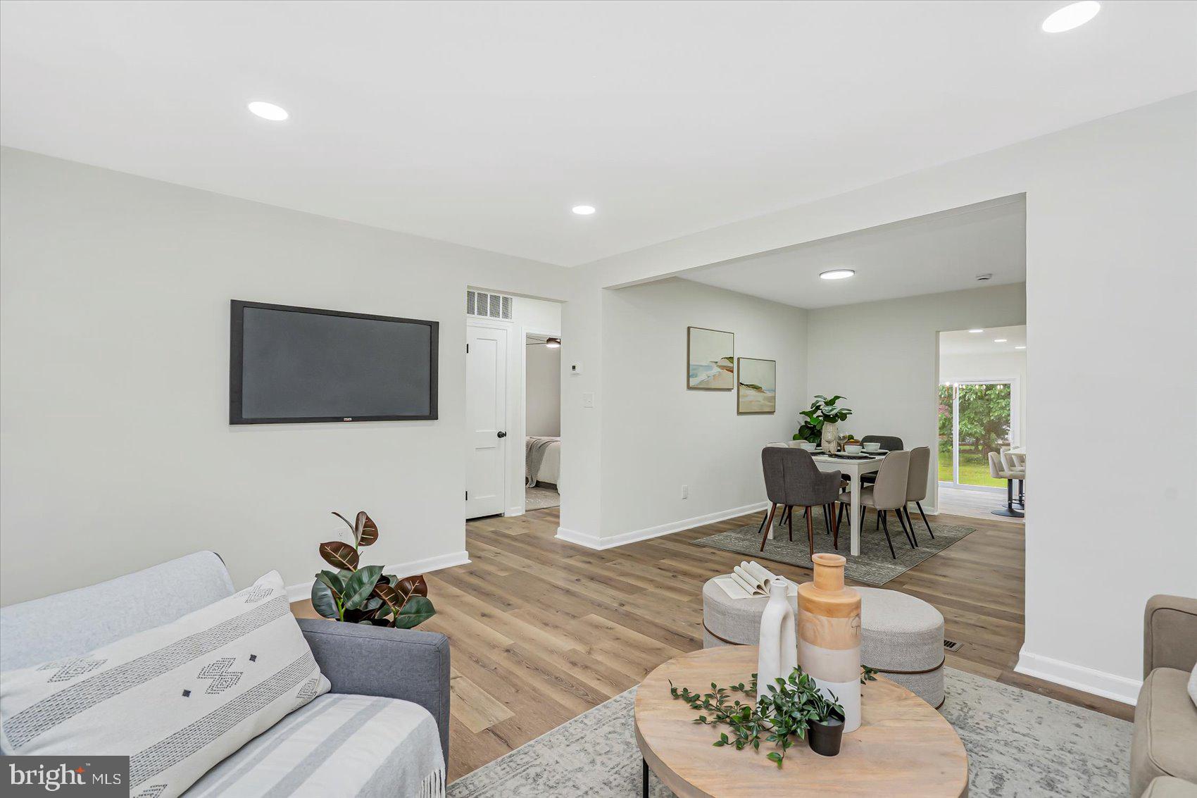 OAKLAND TERRACE - Residential