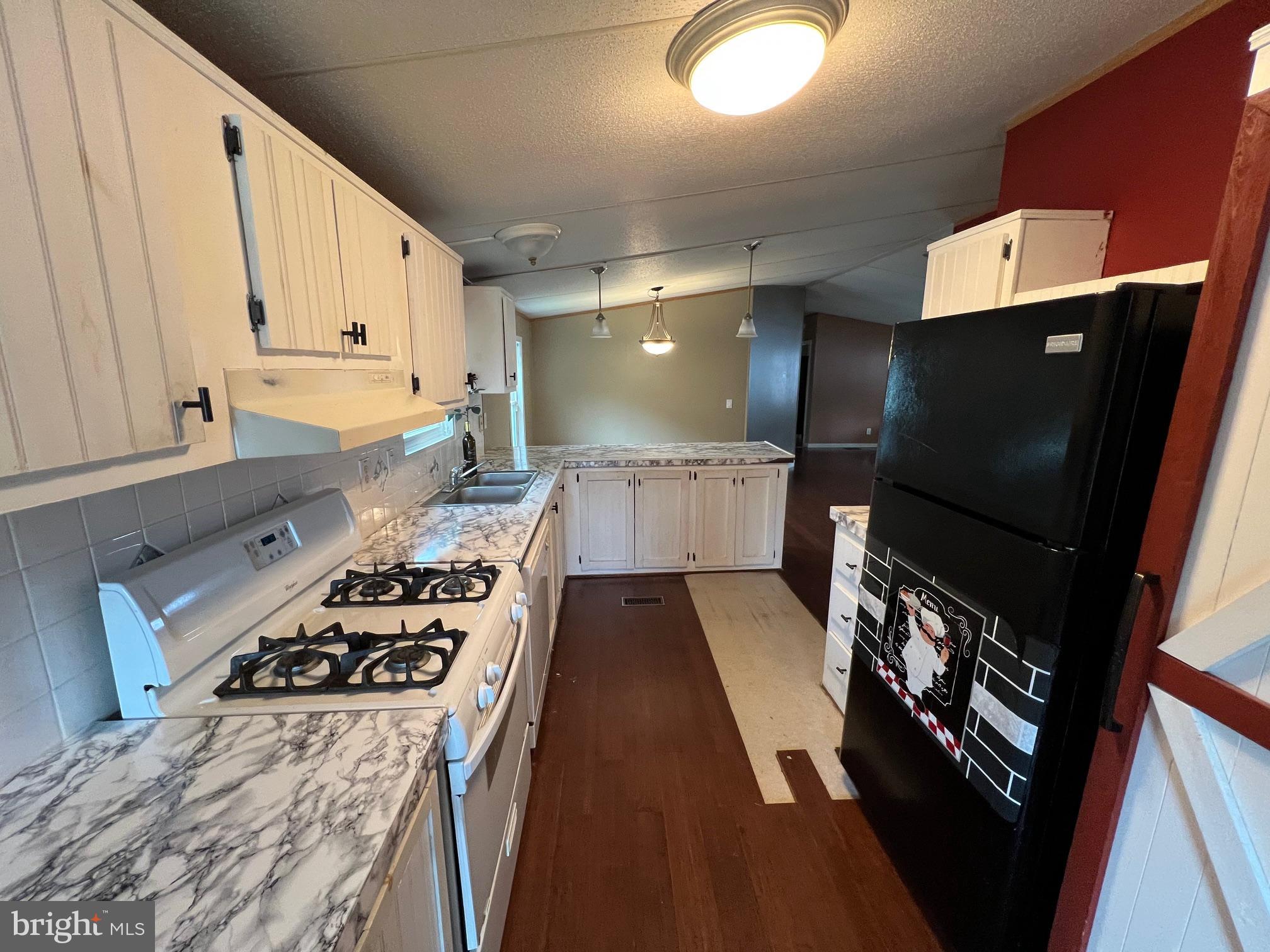 HARFORD MOBILE VILLAGE - Residential