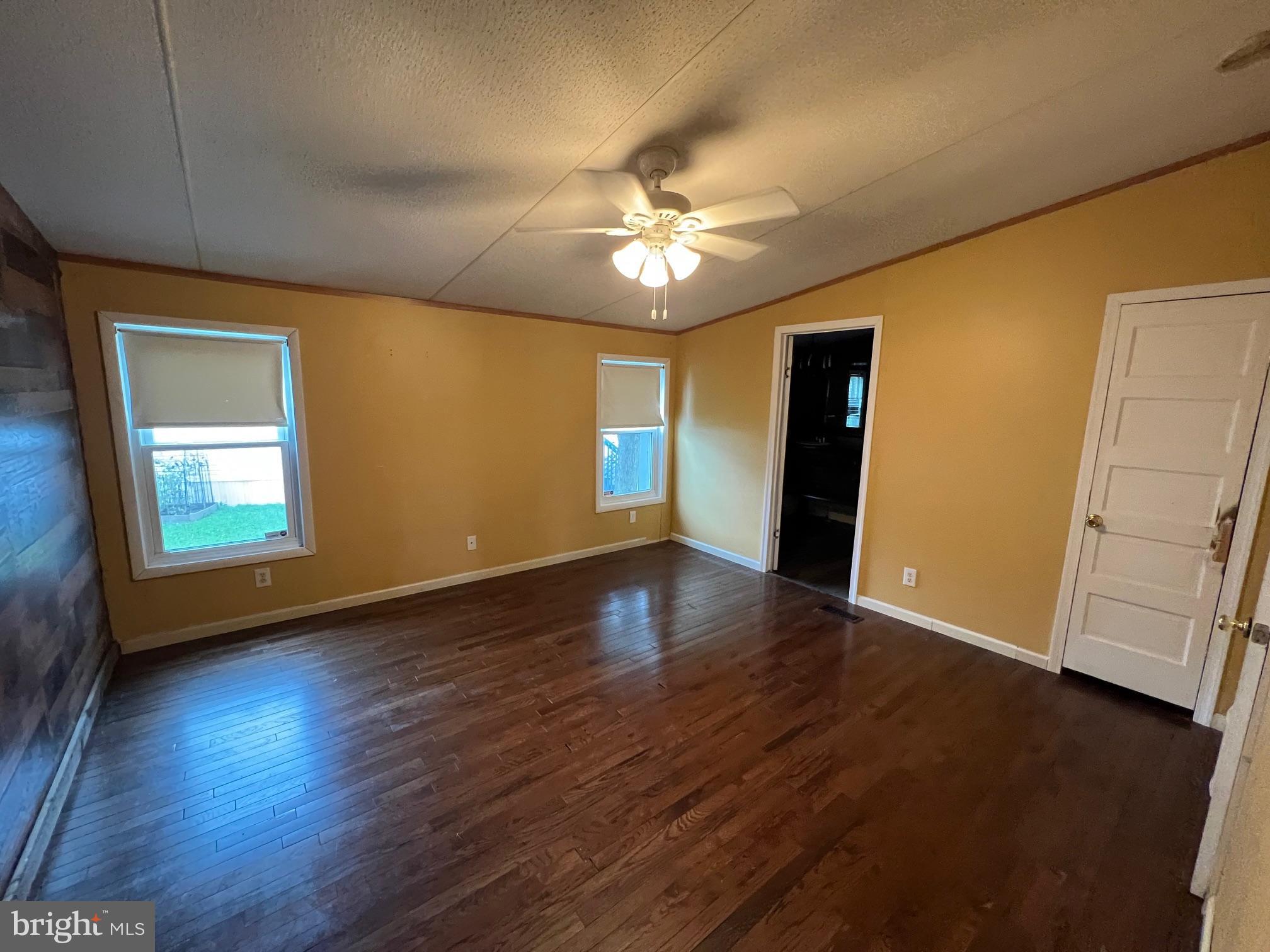 HARFORD MOBILE VILLAGE - Residential