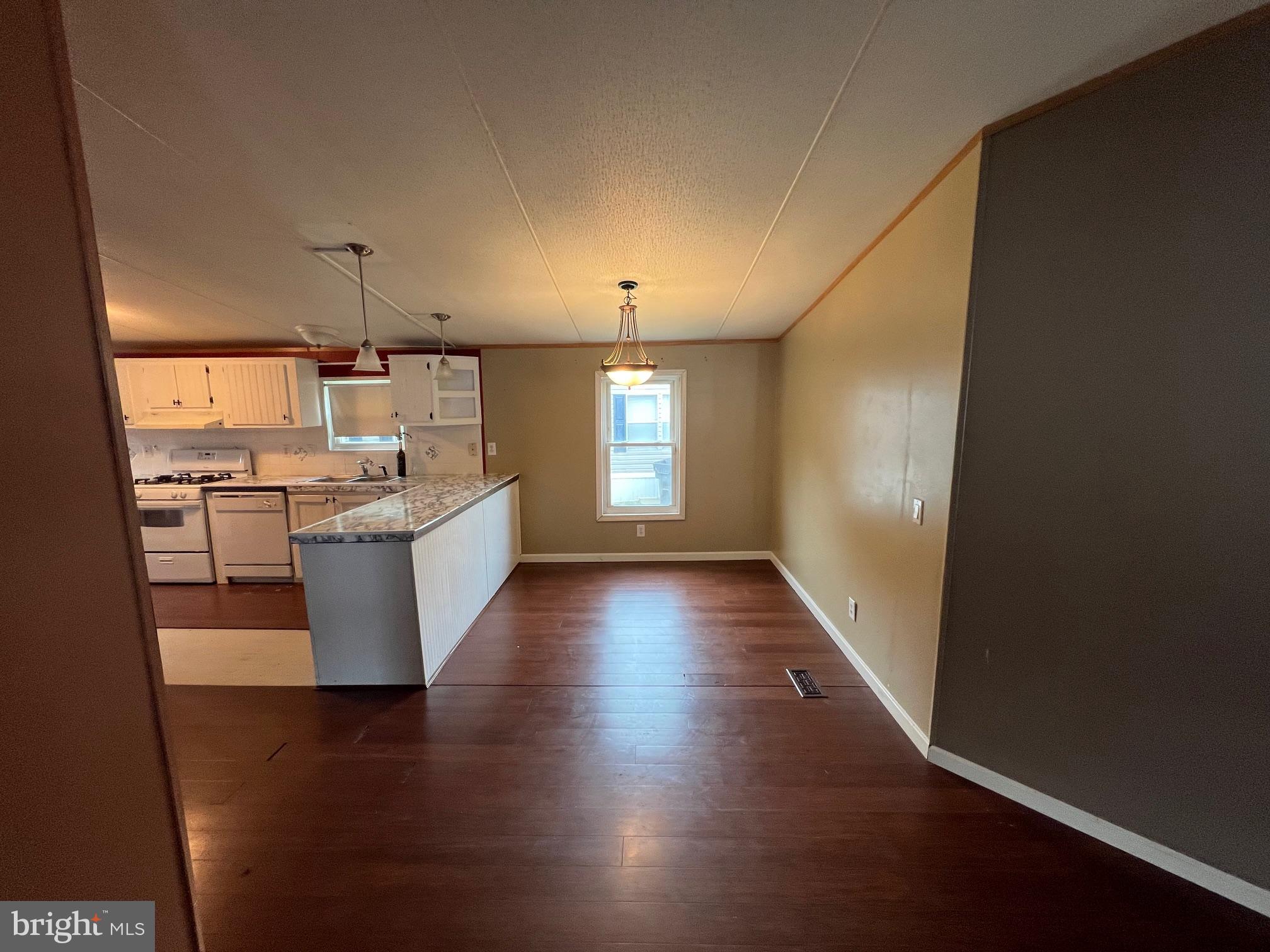 HARFORD MOBILE VILLAGE - Residential