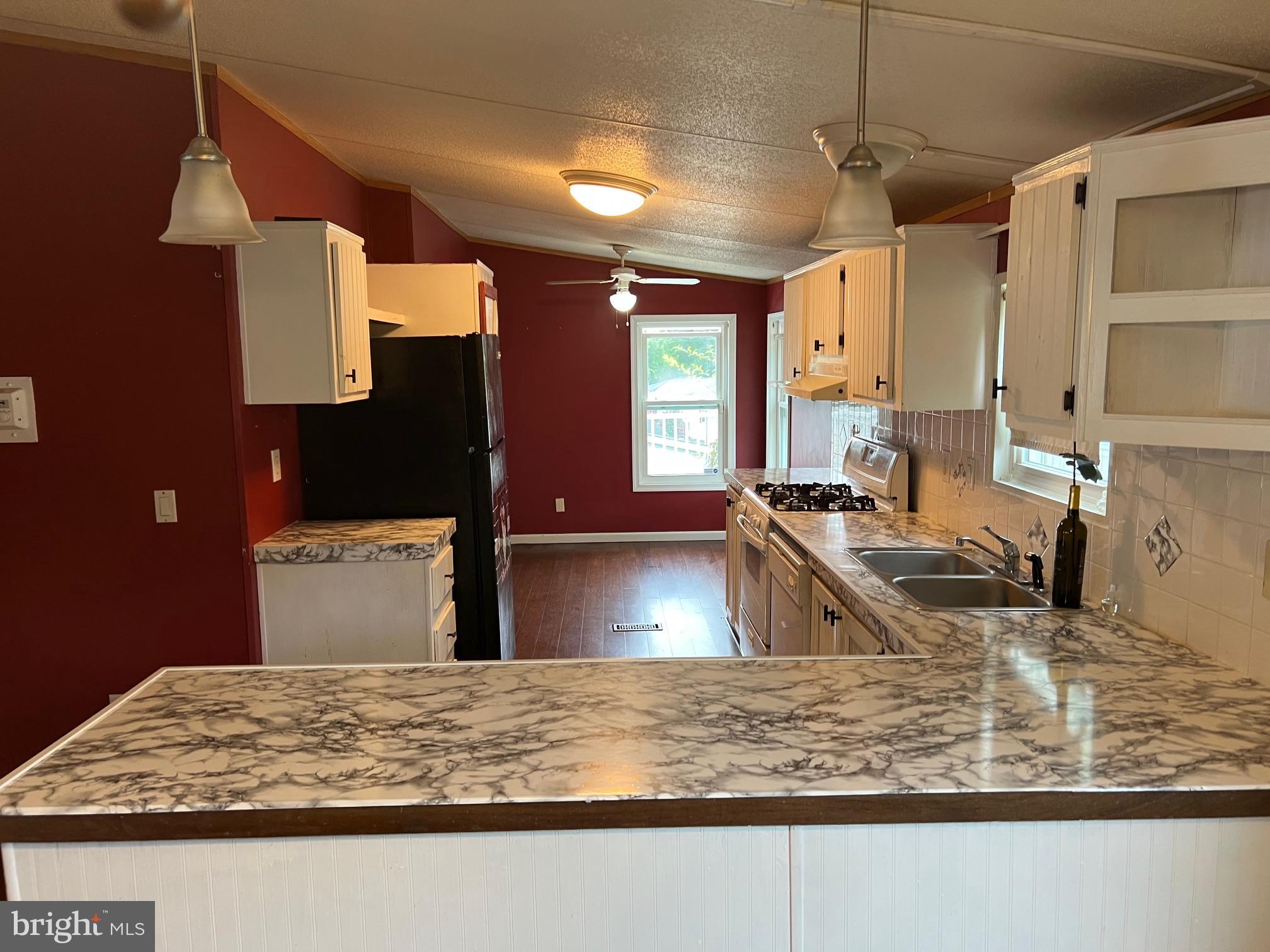 HARFORD MOBILE VILLAGE - Residential