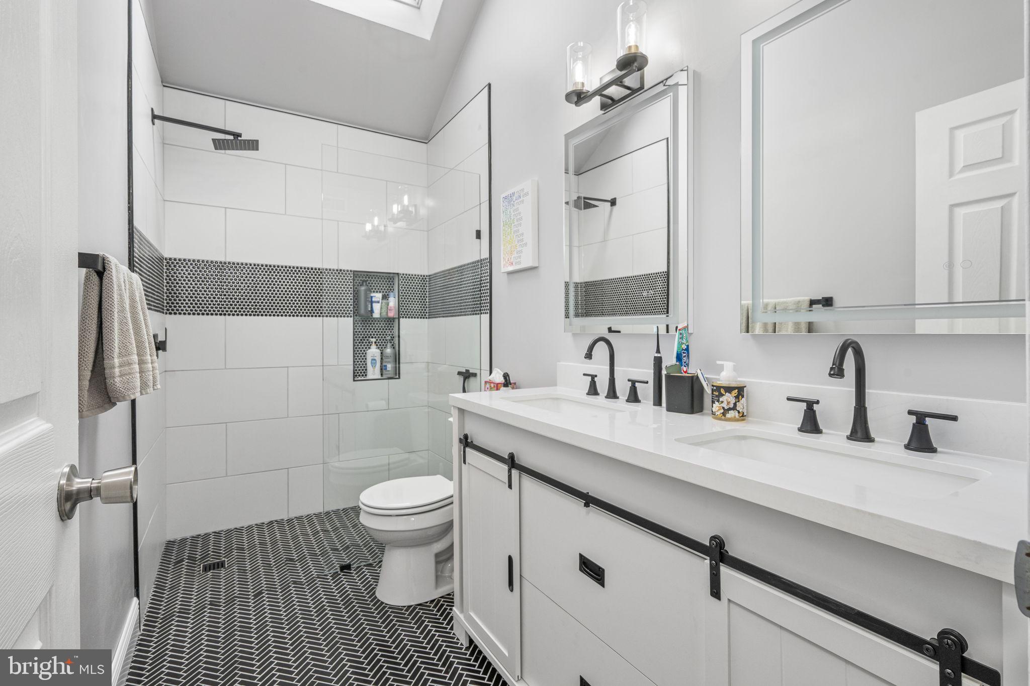 COLLEGEVILLE CROSS - Residential