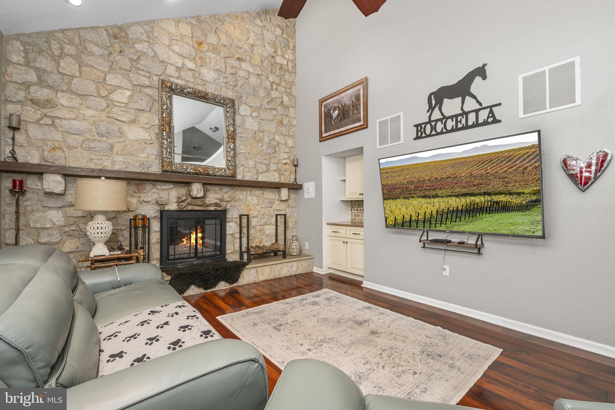COLLEGEVILLE CROSS - Residential