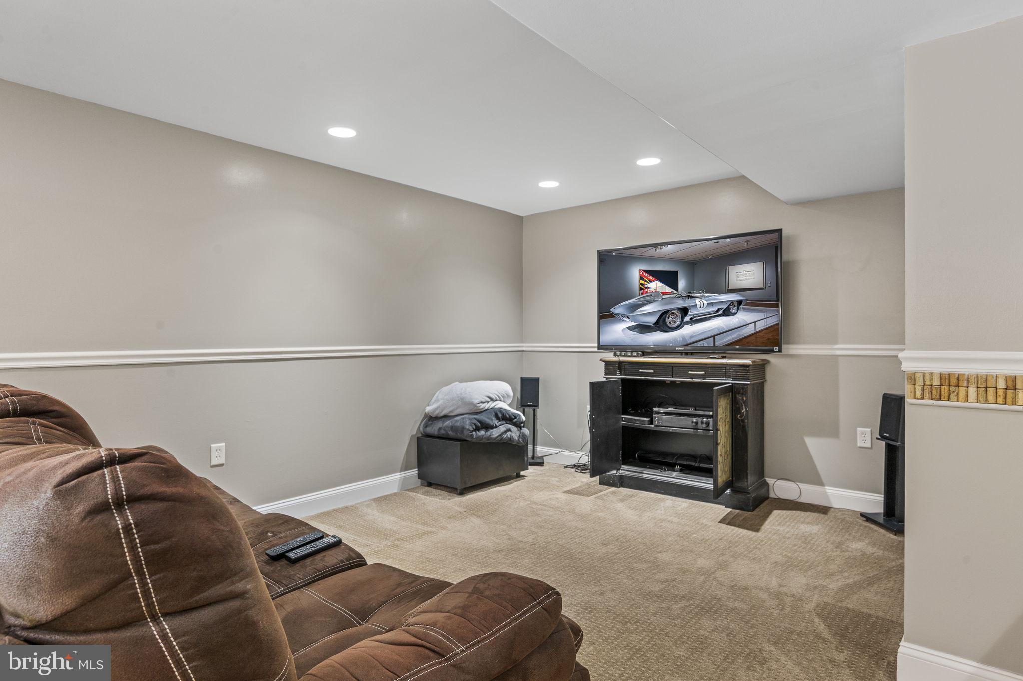 COLLEGEVILLE CROSS - Residential