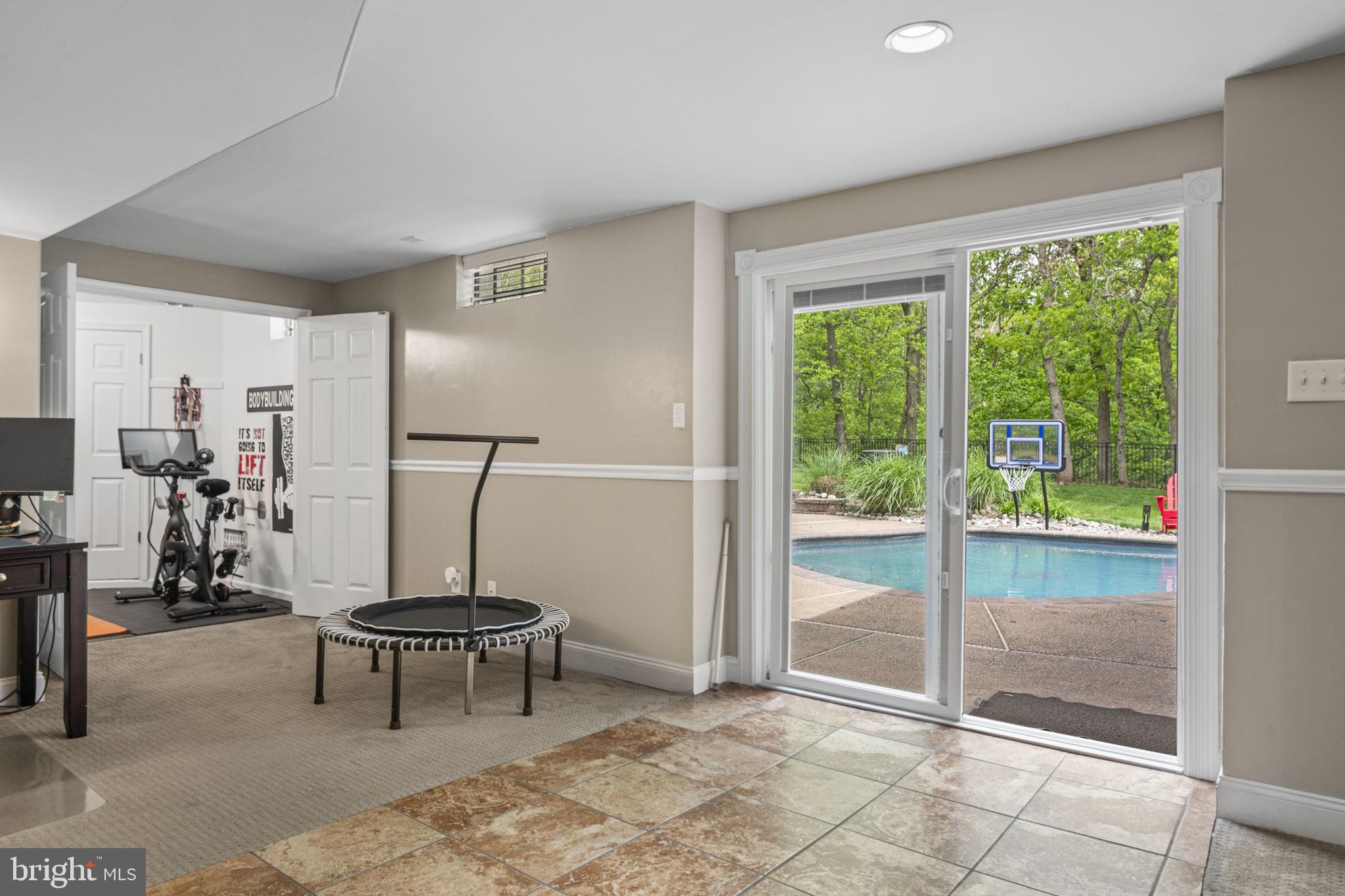 COLLEGEVILLE CROSS - Residential