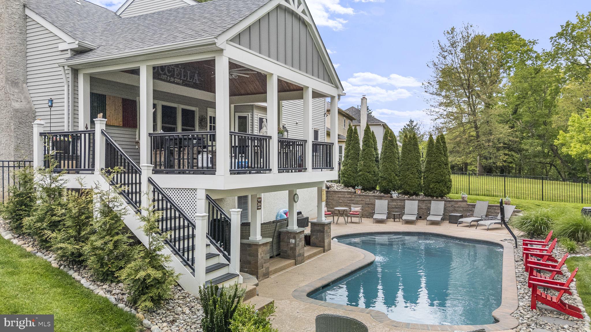 COLLEGEVILLE CROSS - Residential