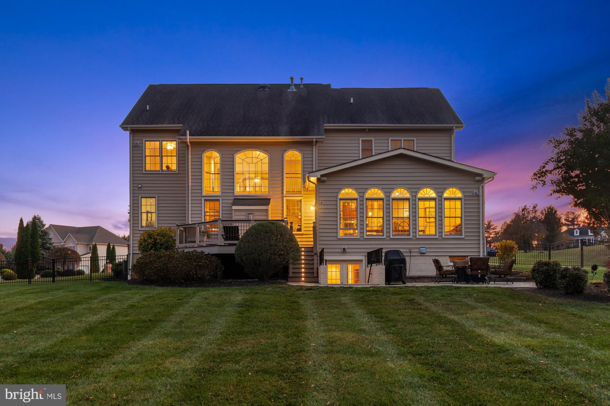 WILLOW CHASE - Residential