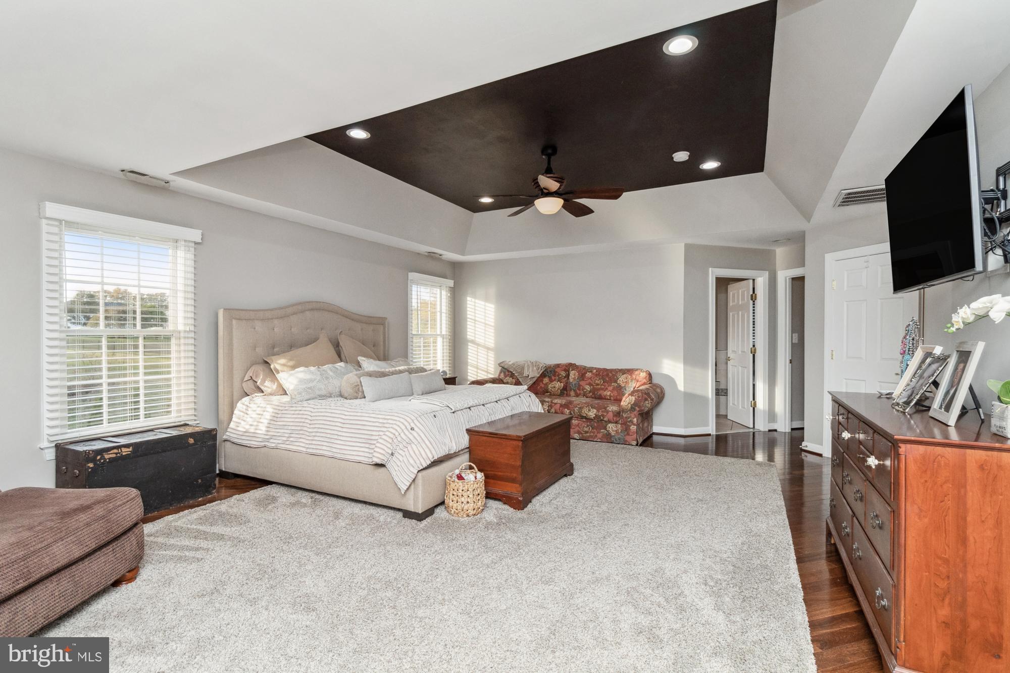 WILLOW CHASE - Residential