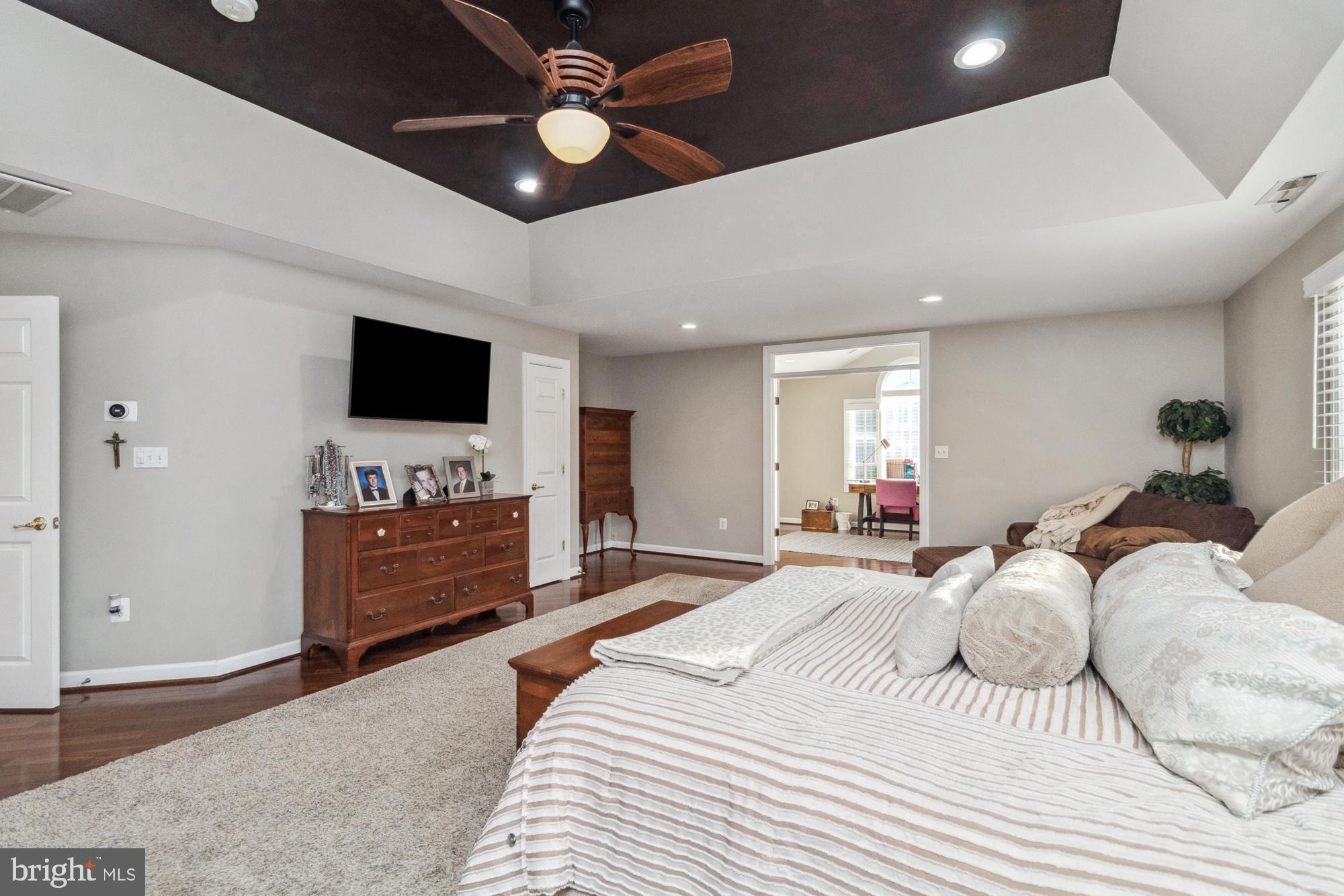 WILLOW CHASE - Residential