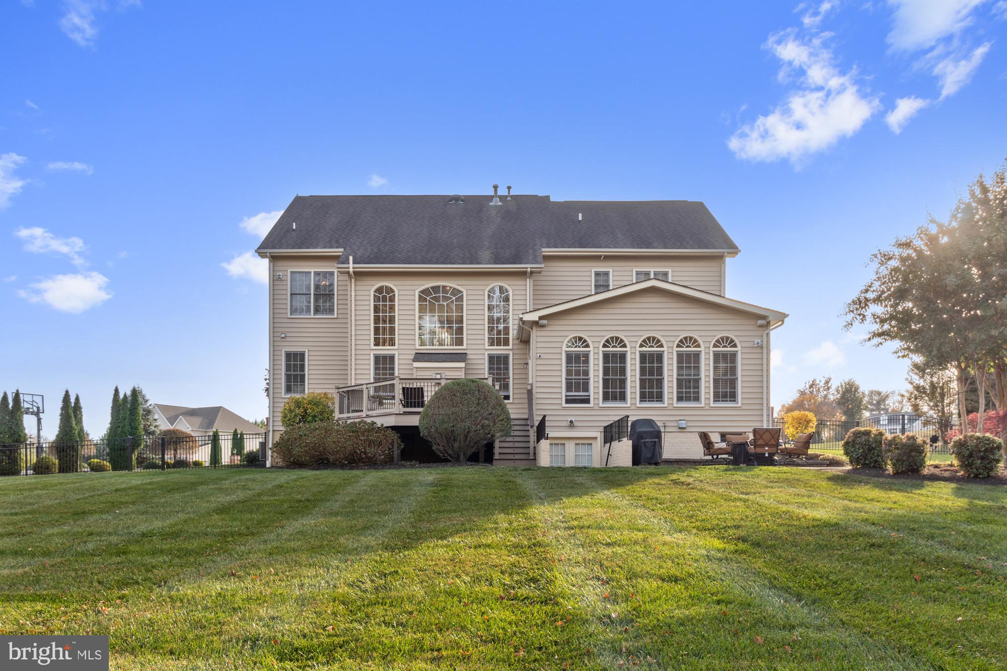 WILLOW CHASE - Residential