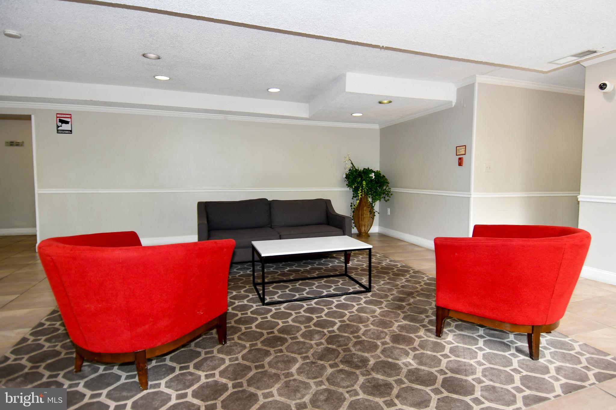 6137 LEESBURG PIKE 101
