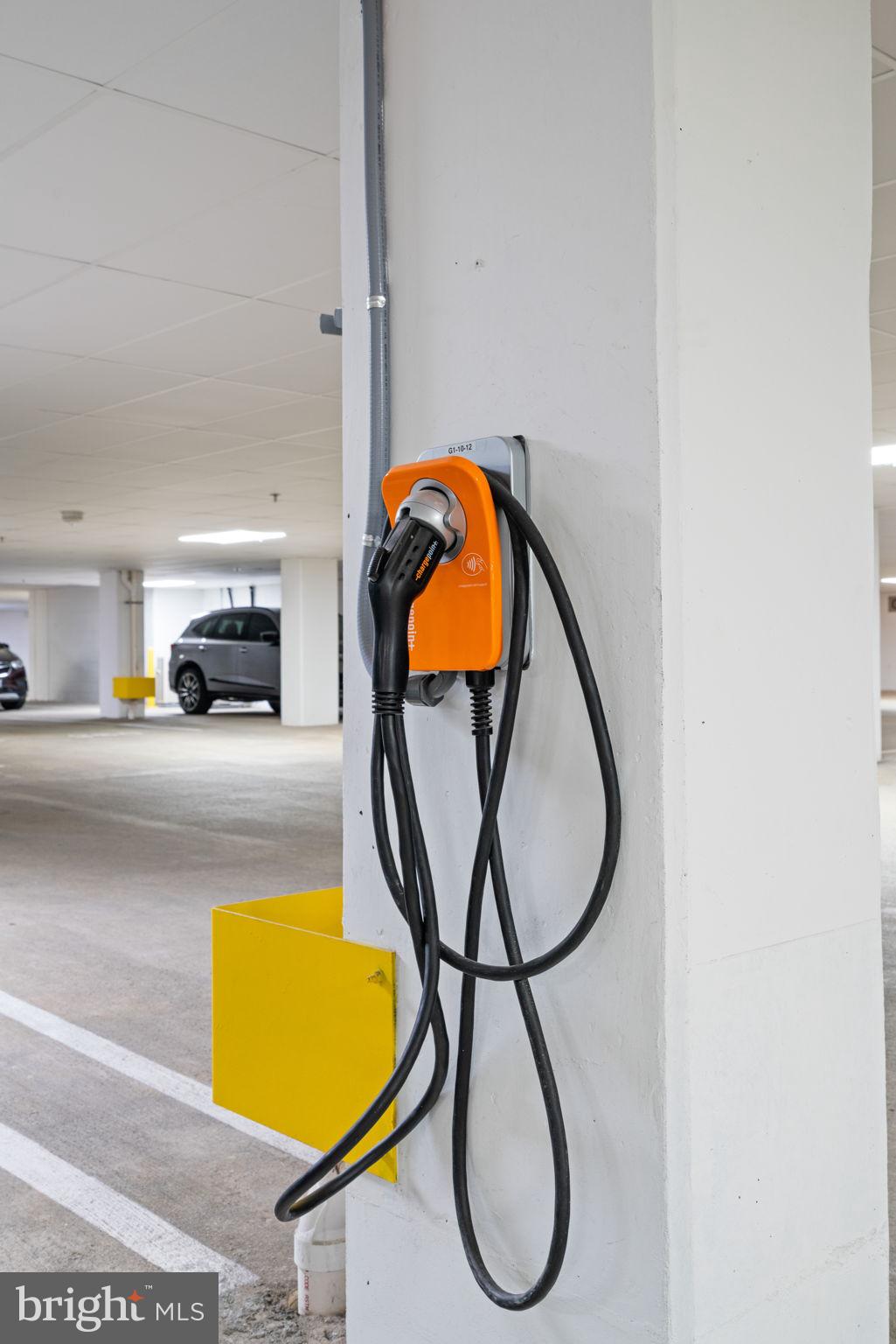 THE ATRIUM AT METROWEST - Residential