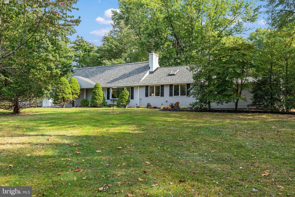 Photo of 132 W Branch Road, SELLERSVILLE, PA 18960 (MLS # PABU2105914)