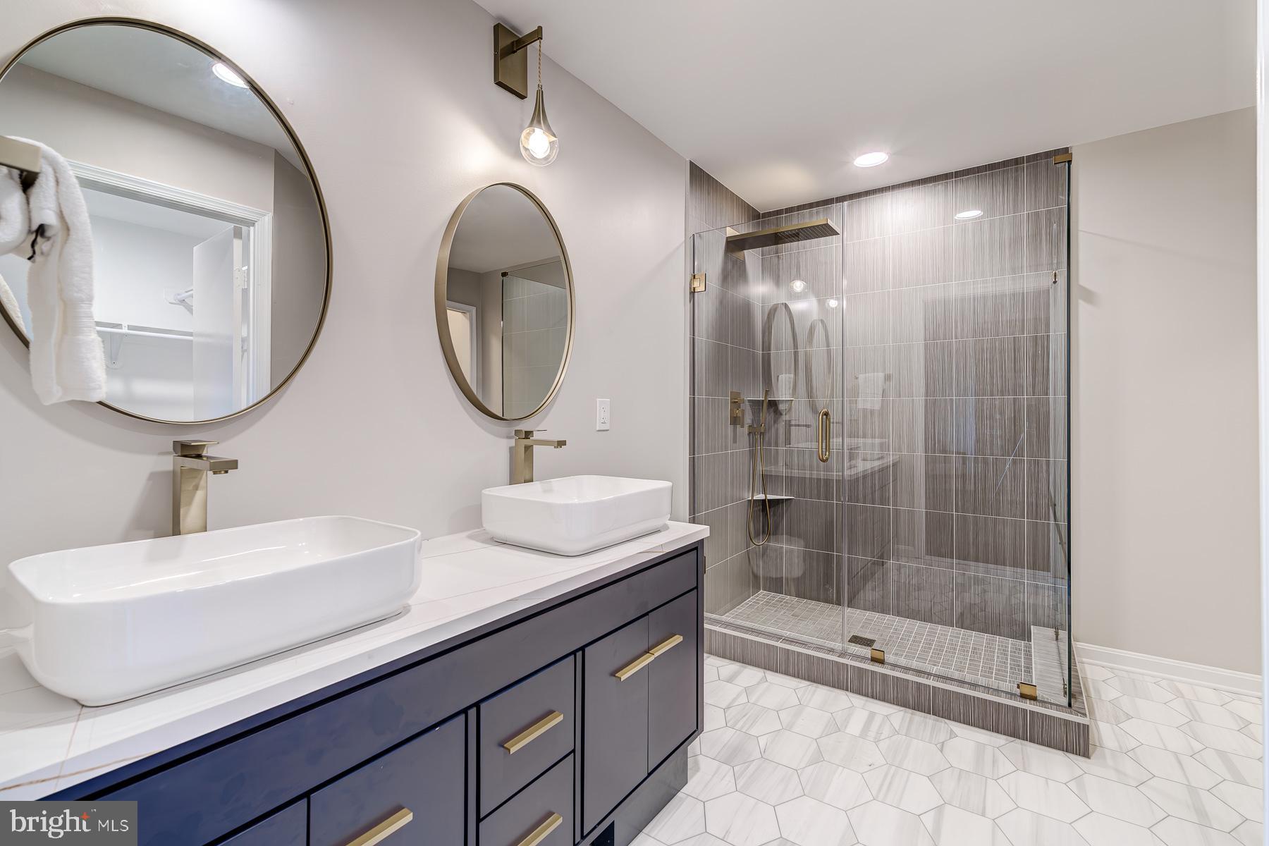 ROSEMONT - Residential