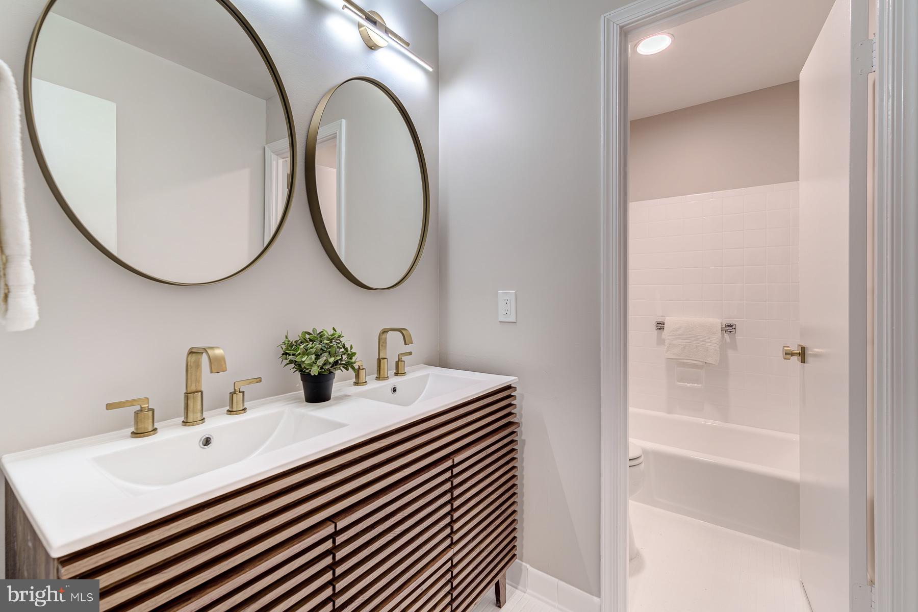 ROSEMONT - Residential