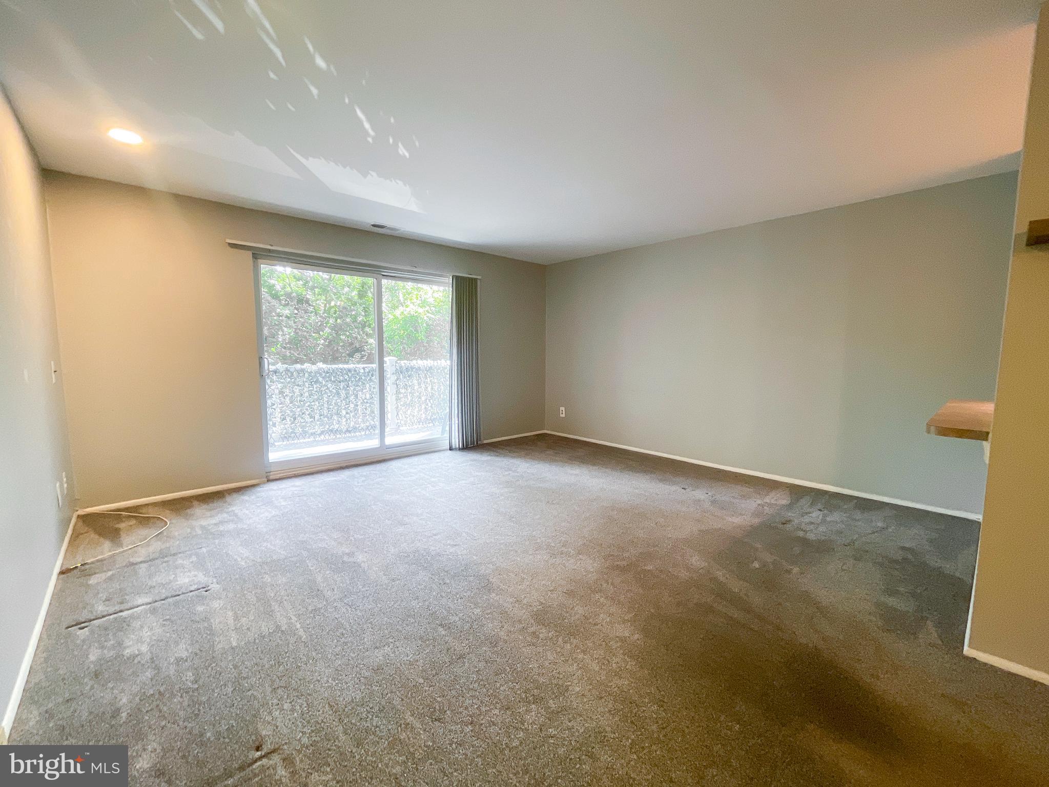 CHELBOURNE PLAZA - Residential Lease