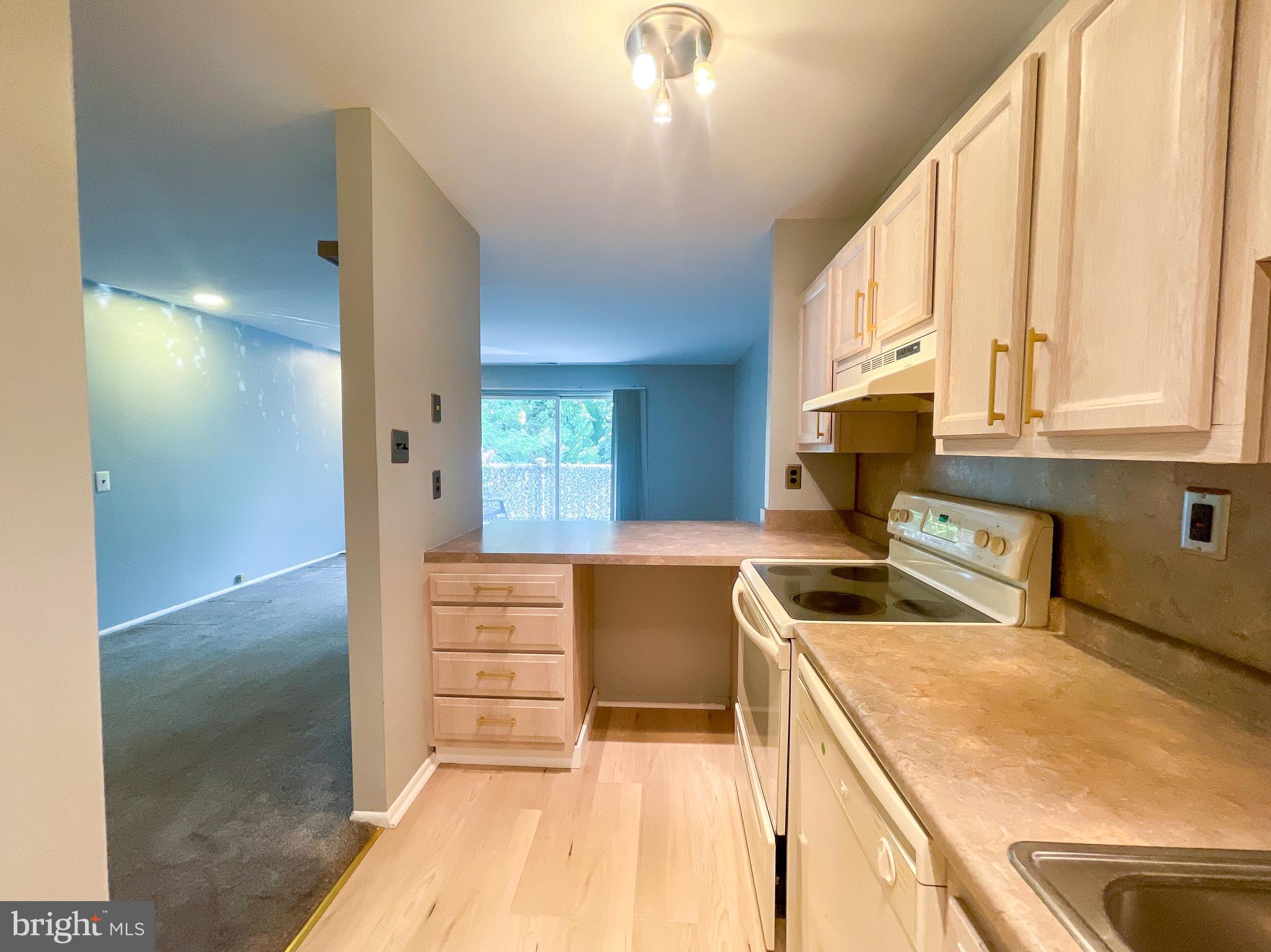 CHELBOURNE PLAZA - Residential Lease