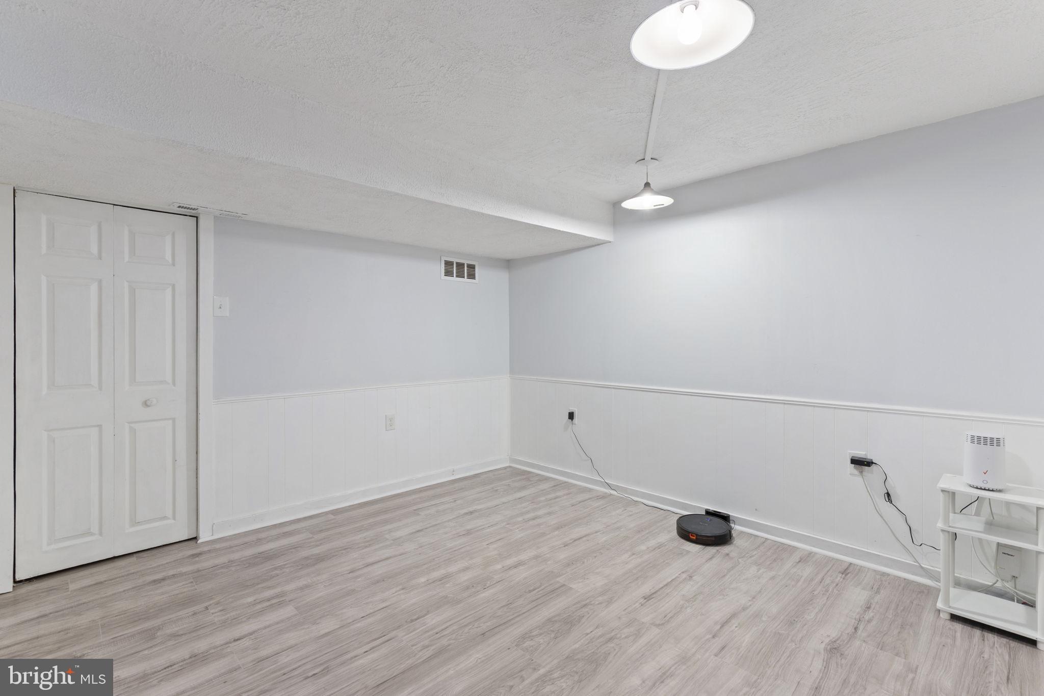 BRIEN RUN VILLAGE - Residential