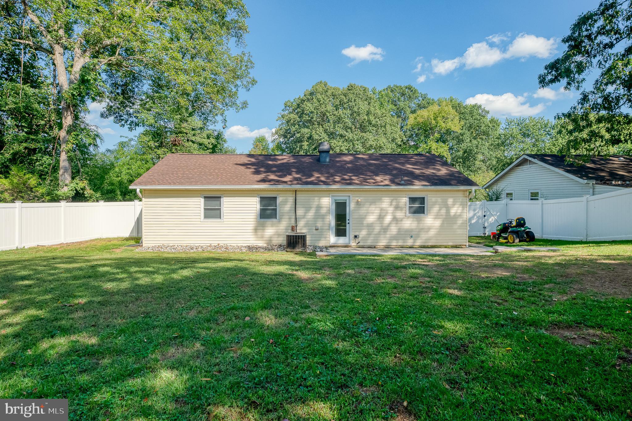 EDGE MEAD - Residential