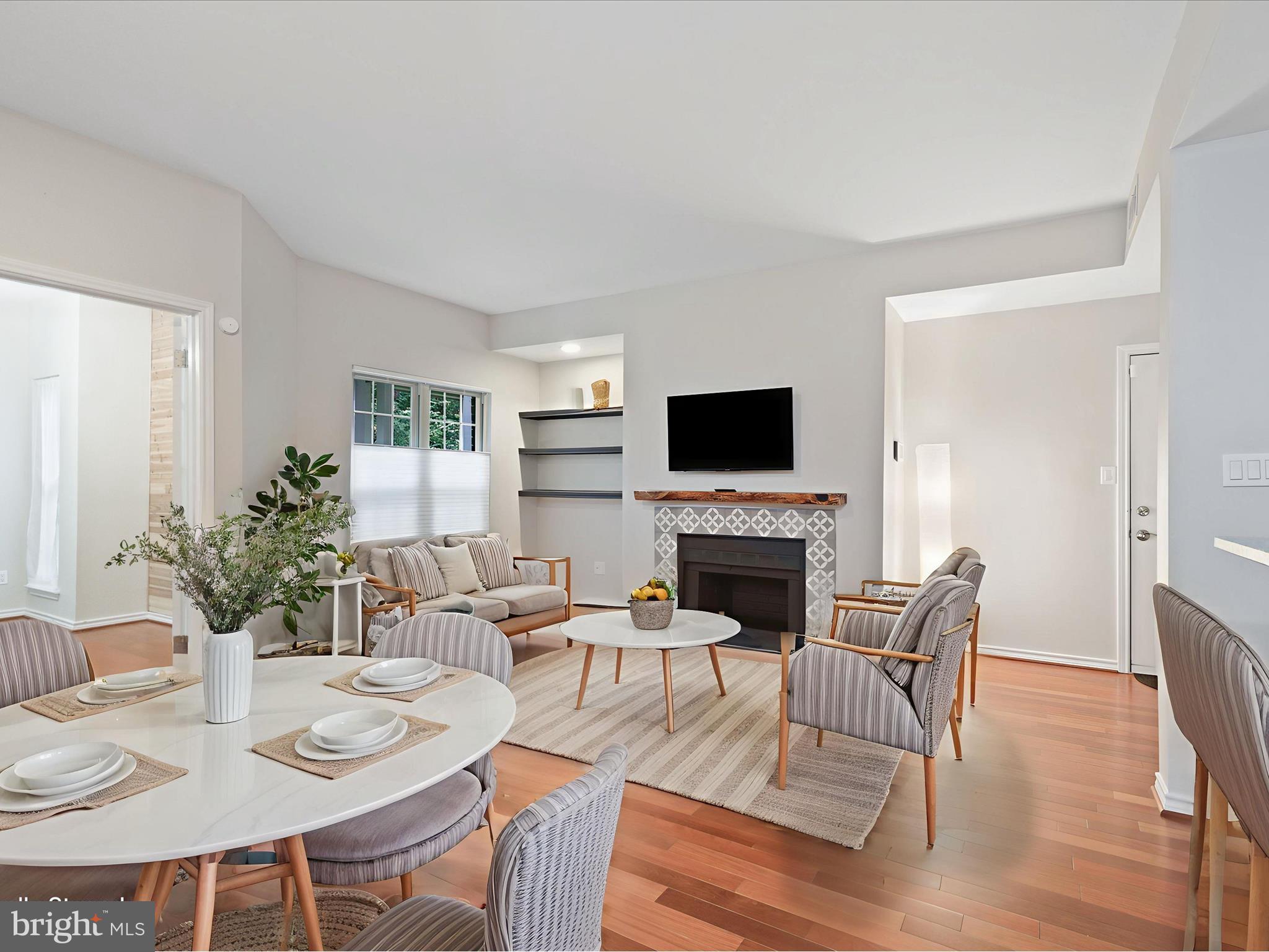 PENDERBROOK SQUARE CONDOMINIUMS - Residential