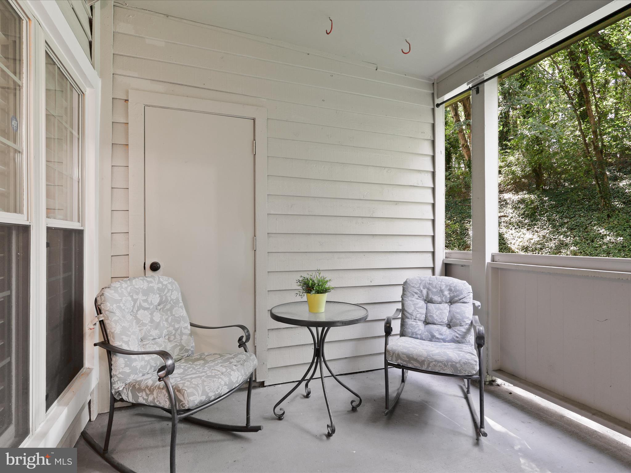 PENDERBROOK SQUARE CONDOMINIUMS - Residential